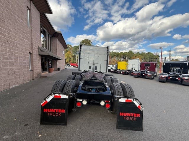 2021 Peterbilt 567 — photo 6