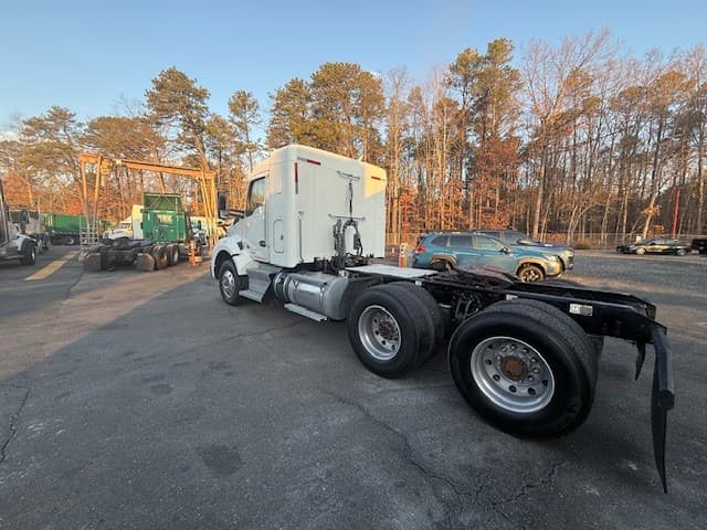 2020 Kenworth T880 — photo 6