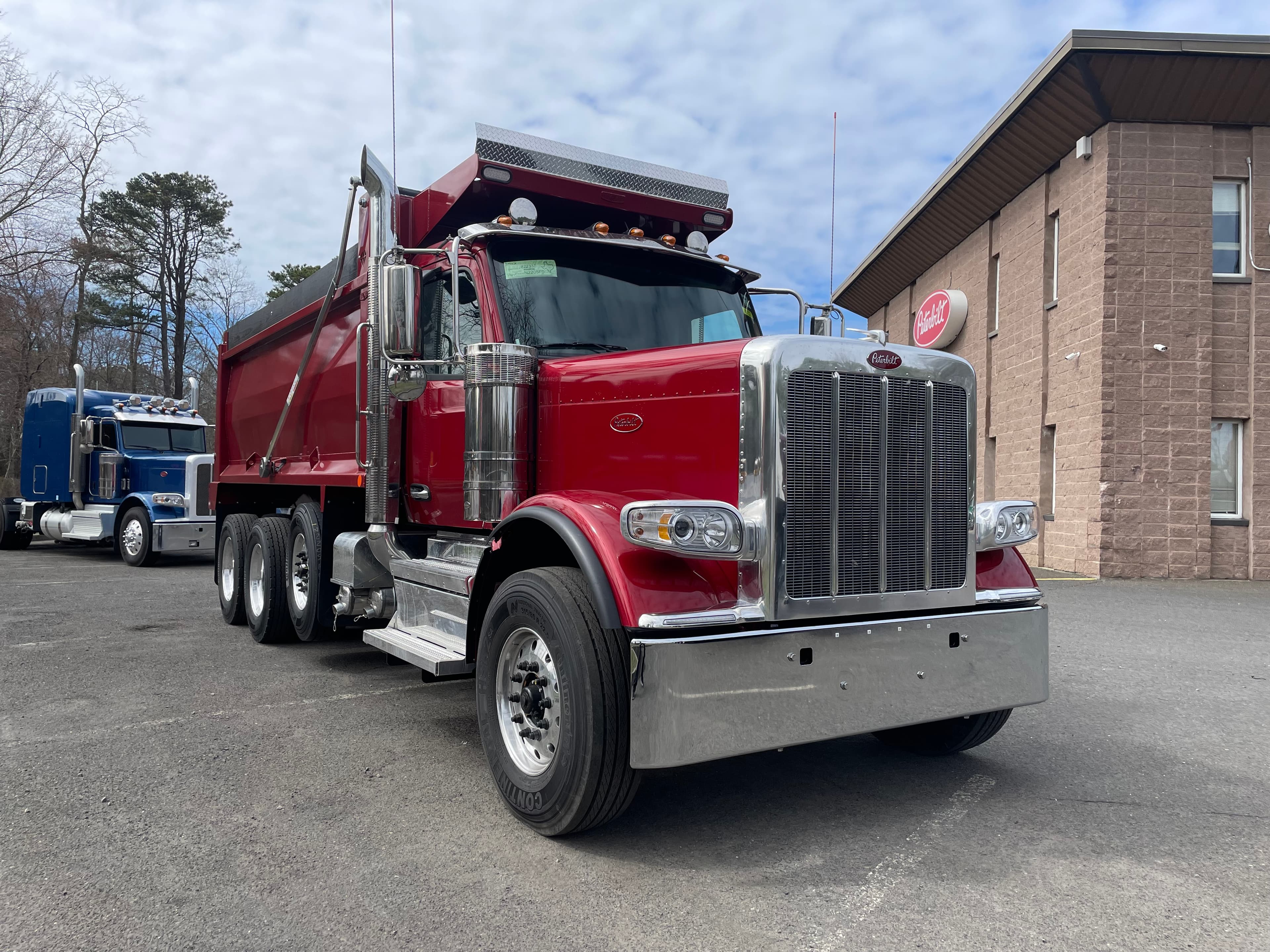 2027 Peterbilt 589 — photo 3