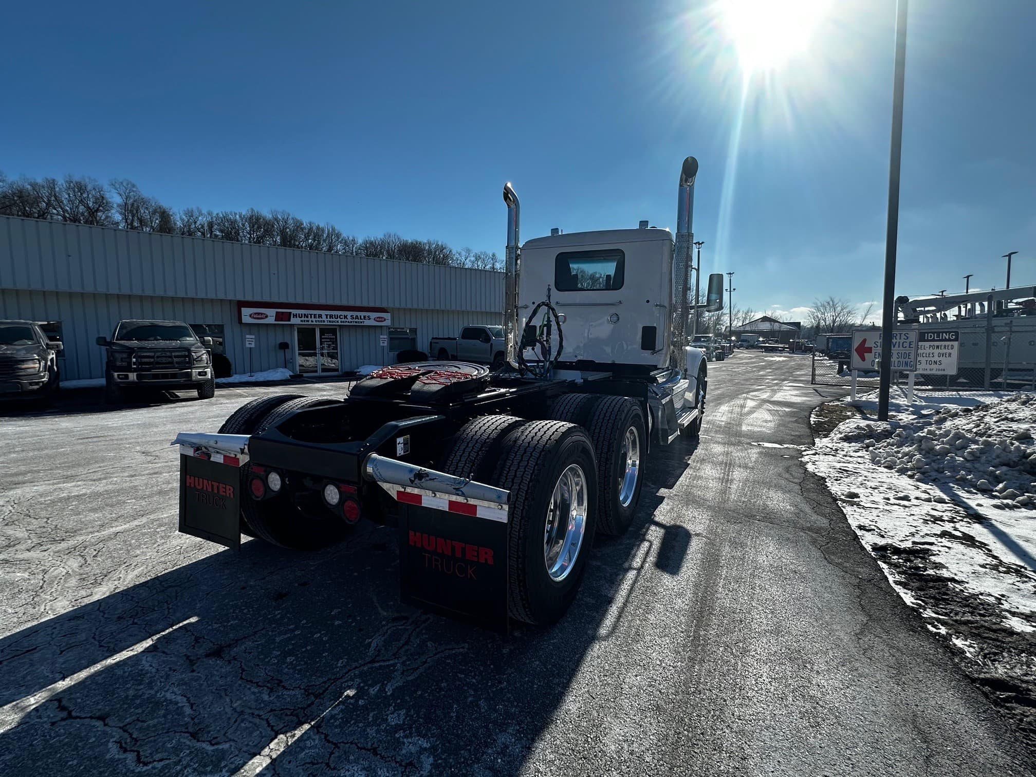 2027 Peterbilt 567 — photo 10