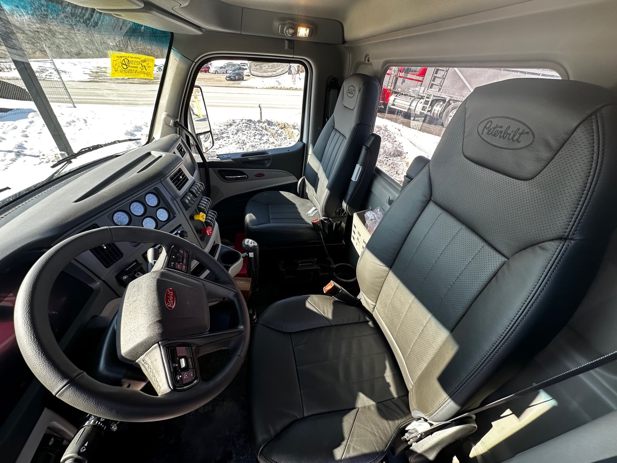 2027 Peterbilt 567 — photo 3