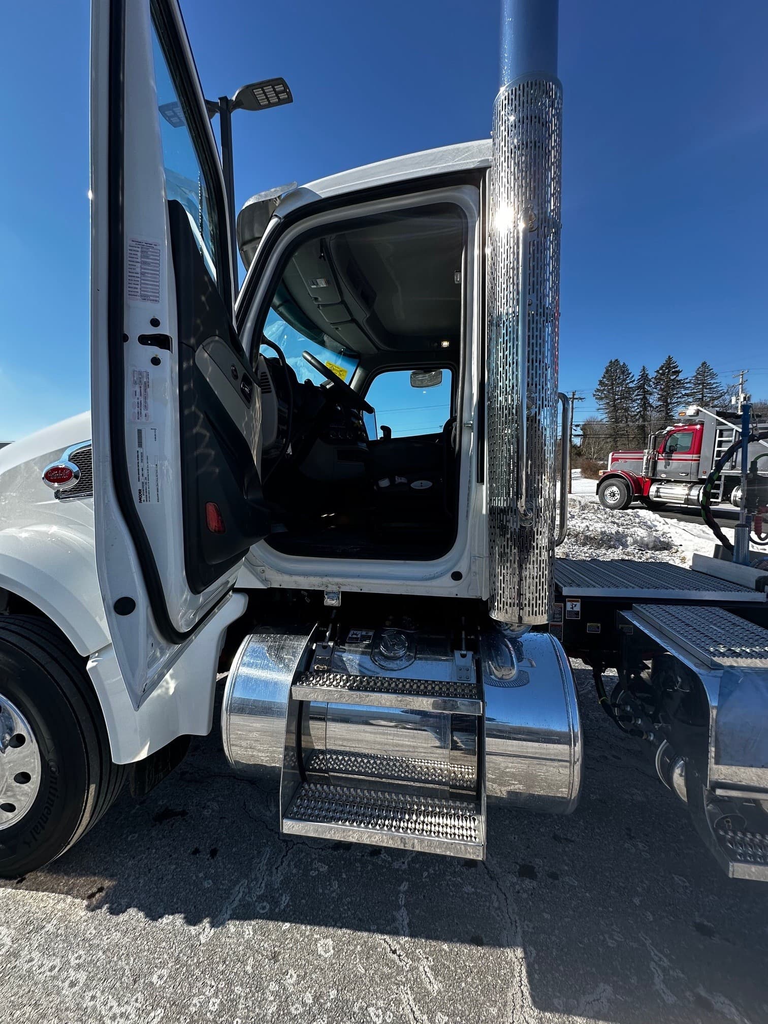 2027 Peterbilt 567 — photo 4