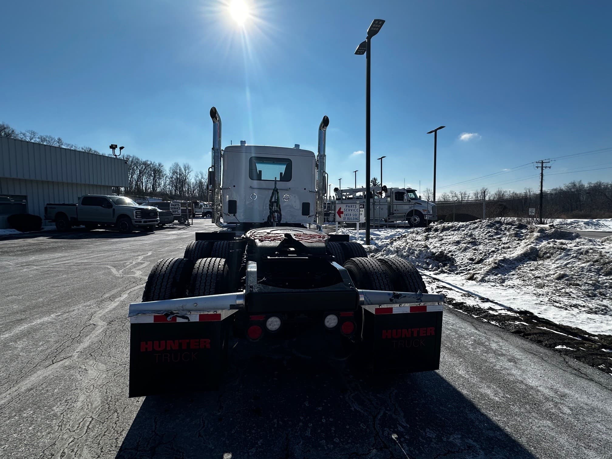 2027 Peterbilt 567 — photo 9