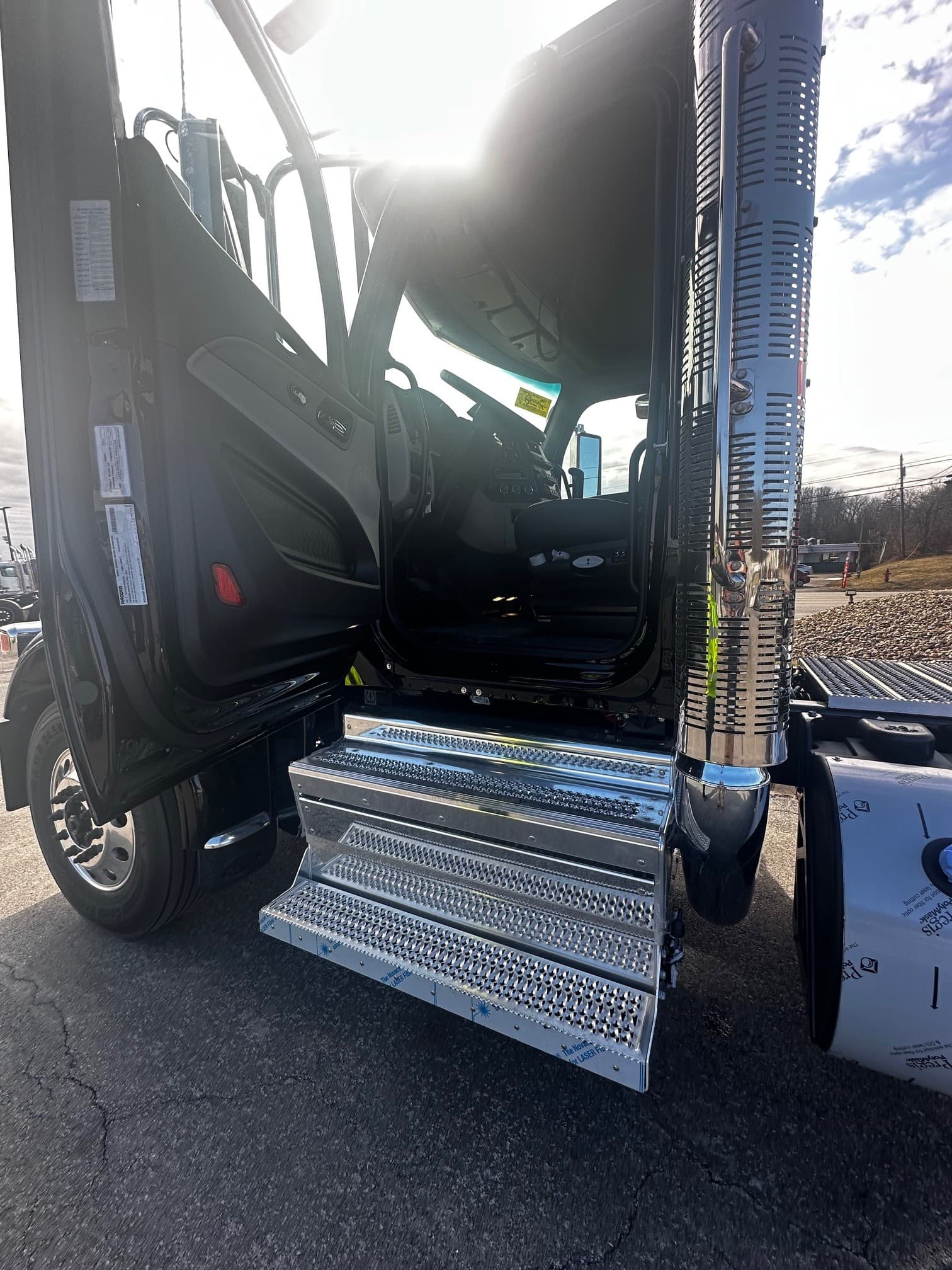 2027 Peterbilt 589 — photo 4