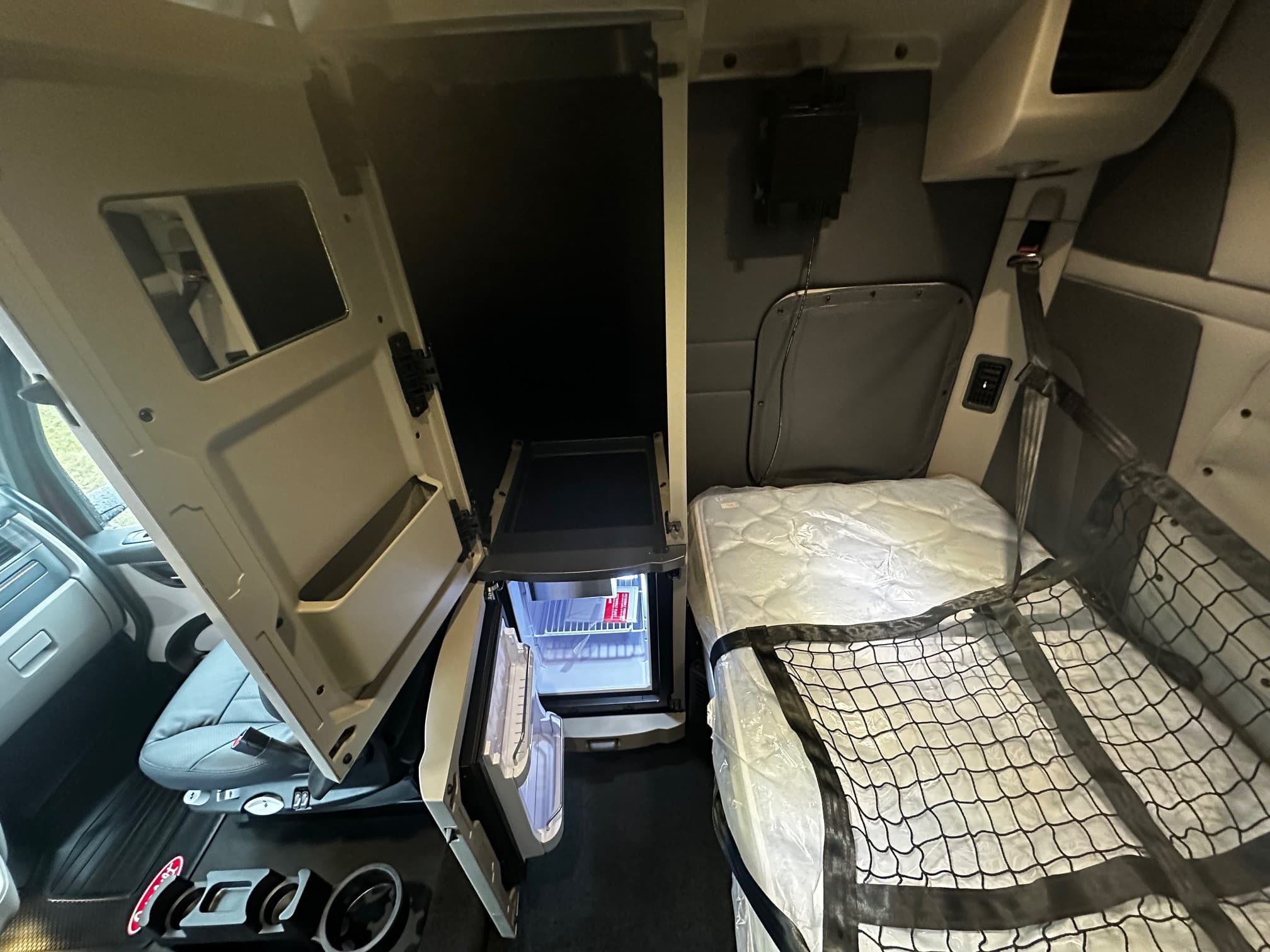 2027 Peterbilt 567 — photo 3