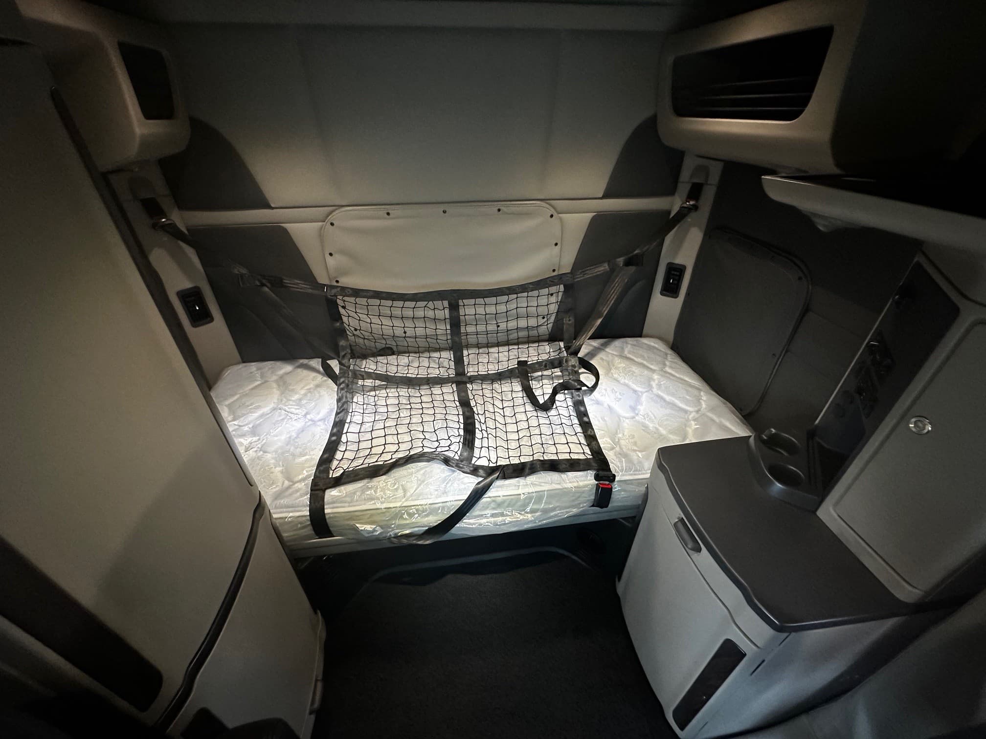 2027 Peterbilt 567 — photo 5