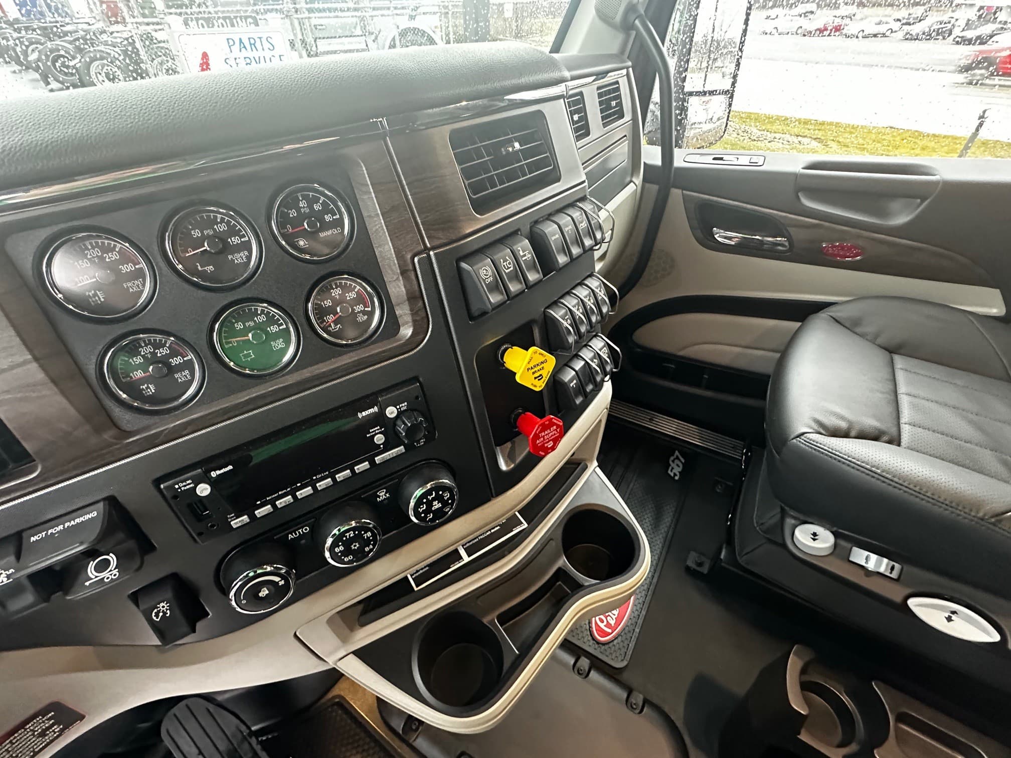 2027 Peterbilt 567 — photo 6