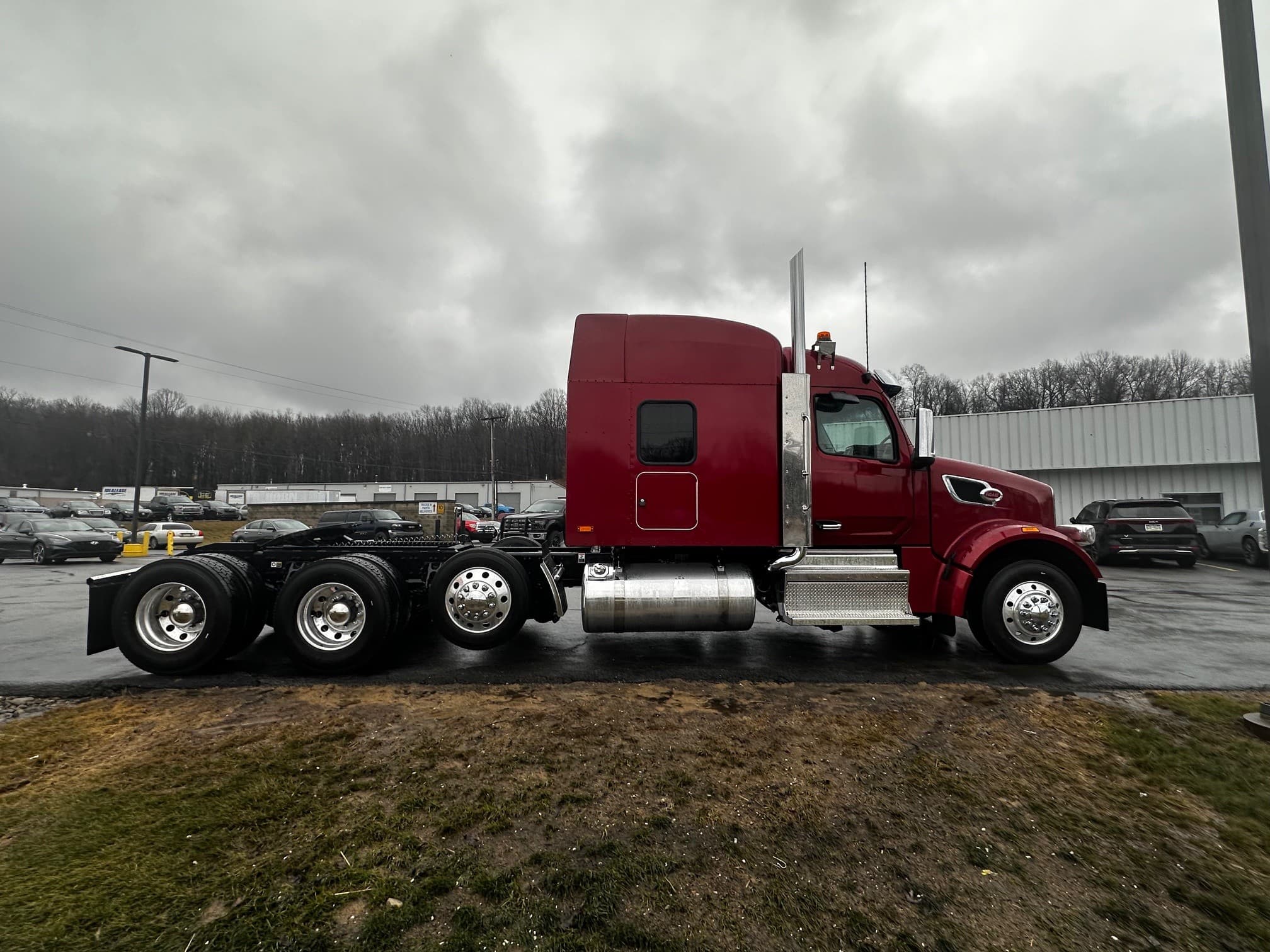 2027 Peterbilt 567 — photo 12