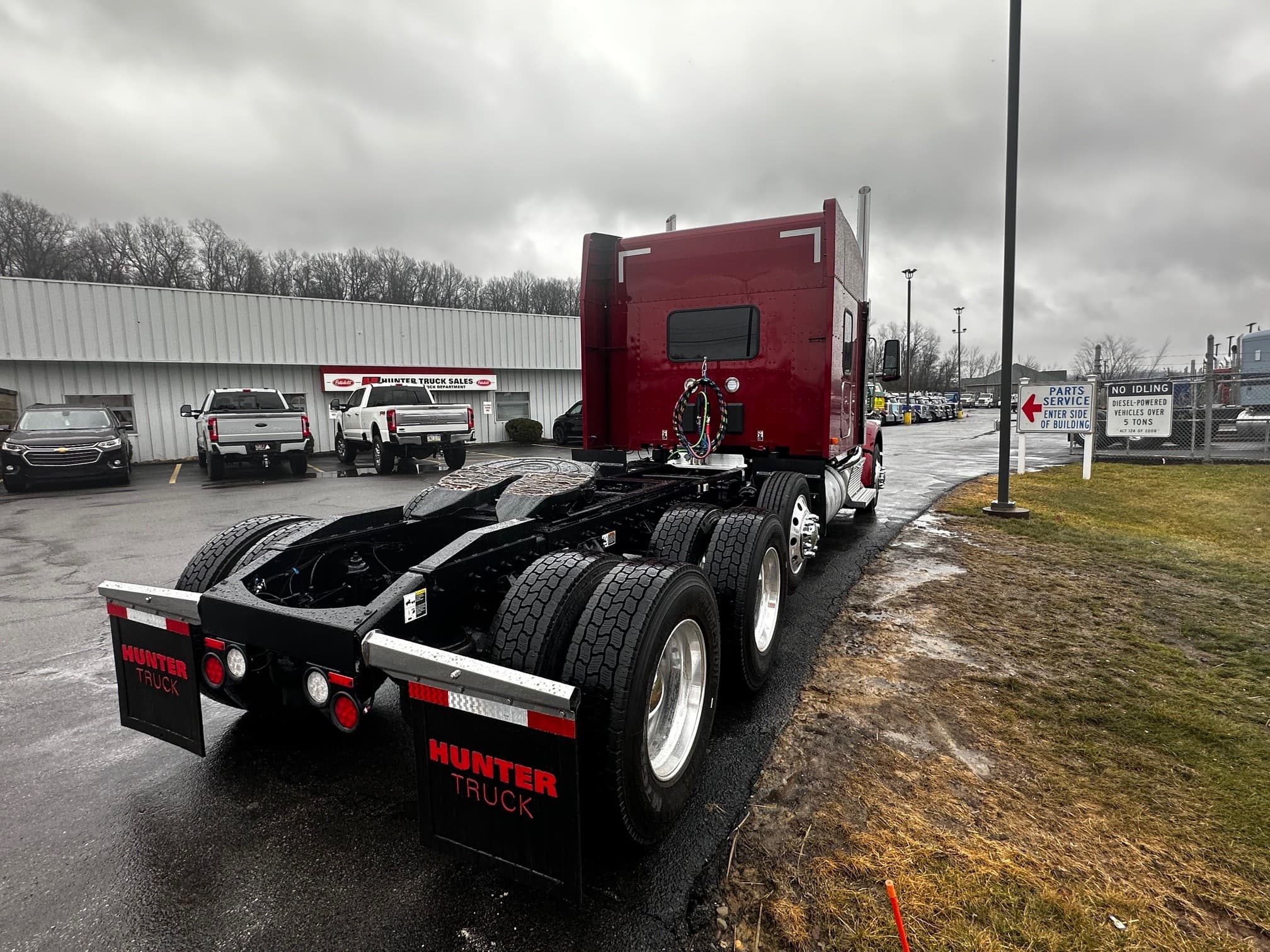 2027 Peterbilt 567 — photo 13