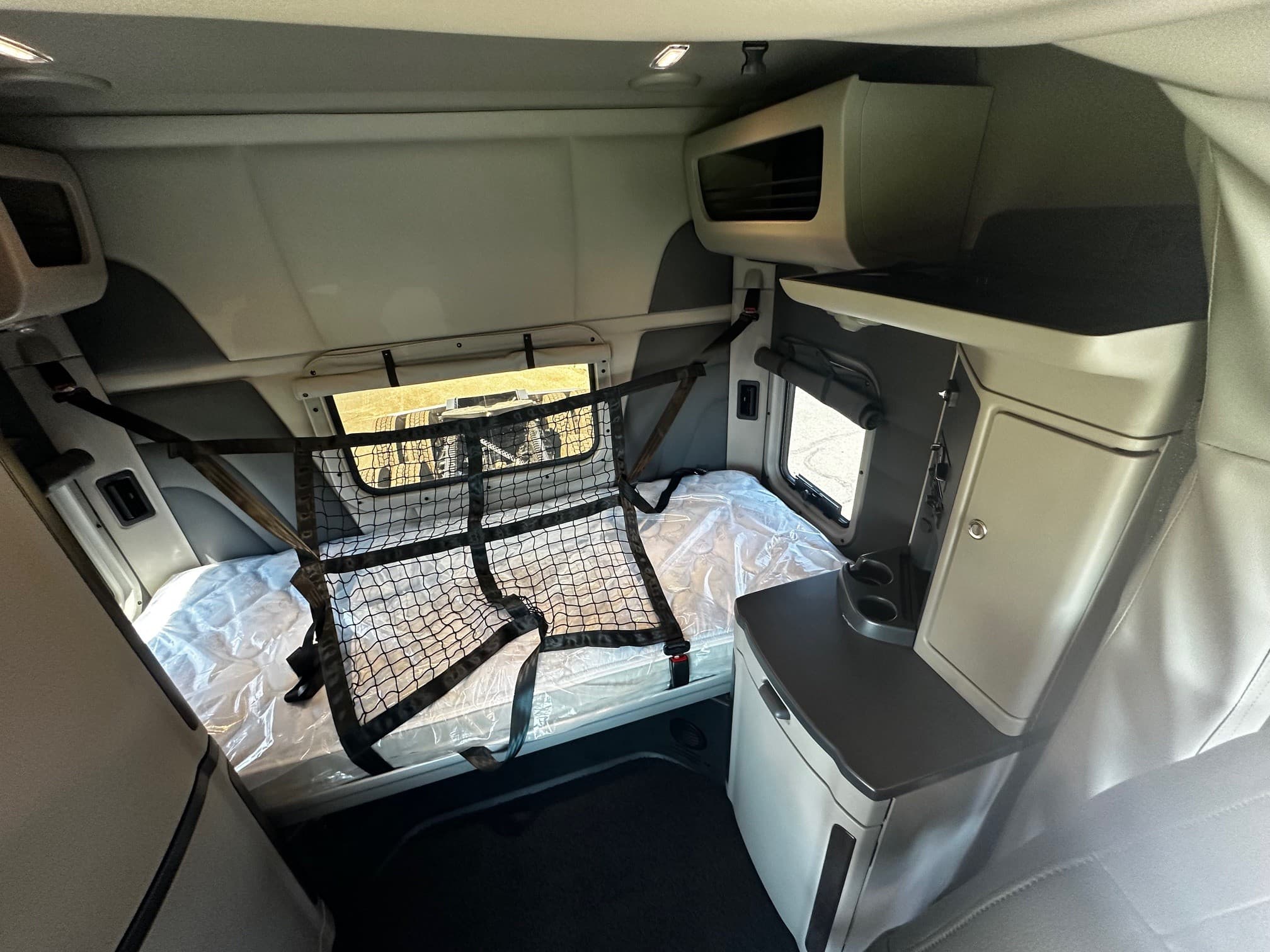 2027 Peterbilt 567 — photo 4