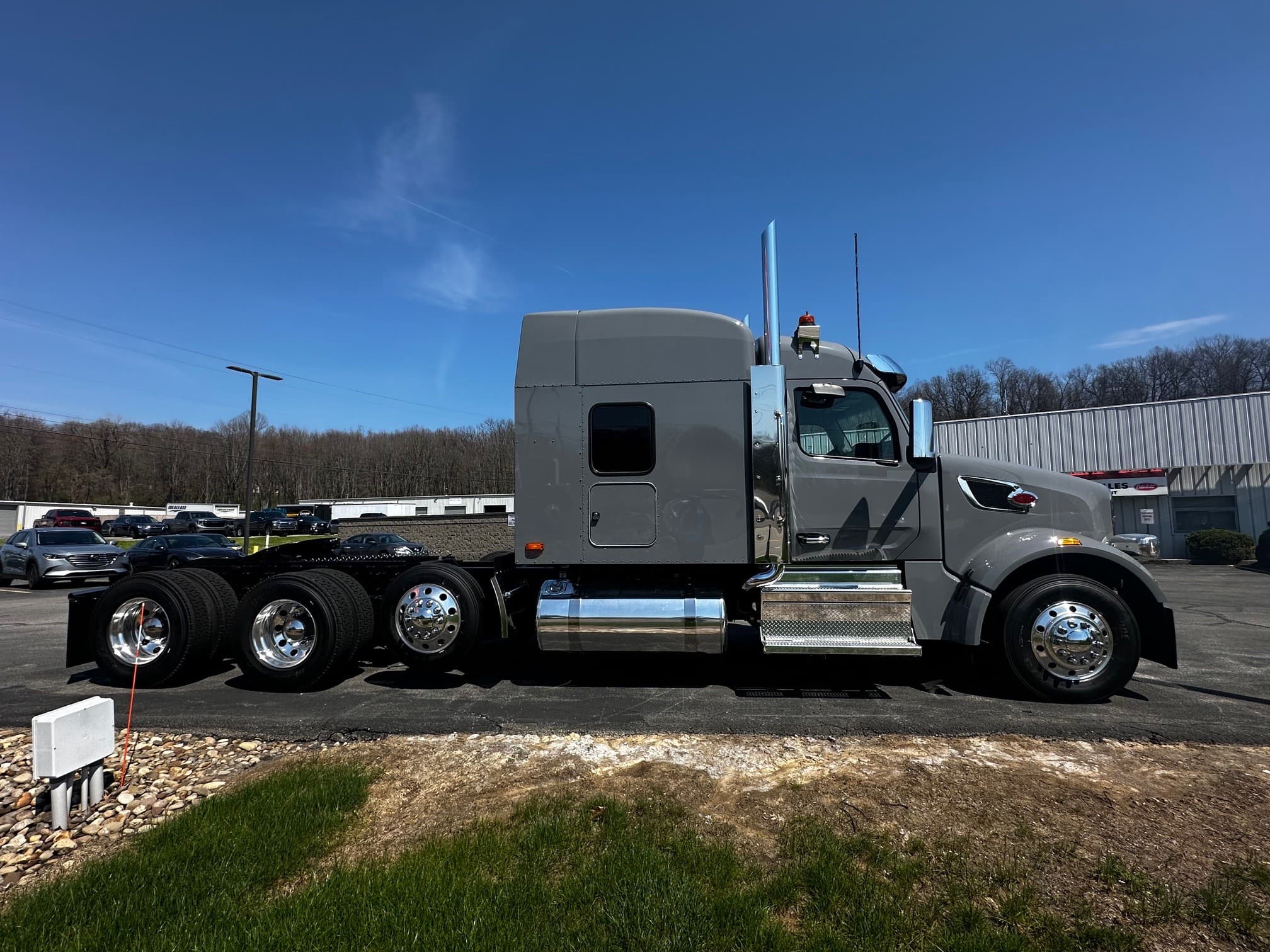 2027 Peterbilt 567 — photo 12