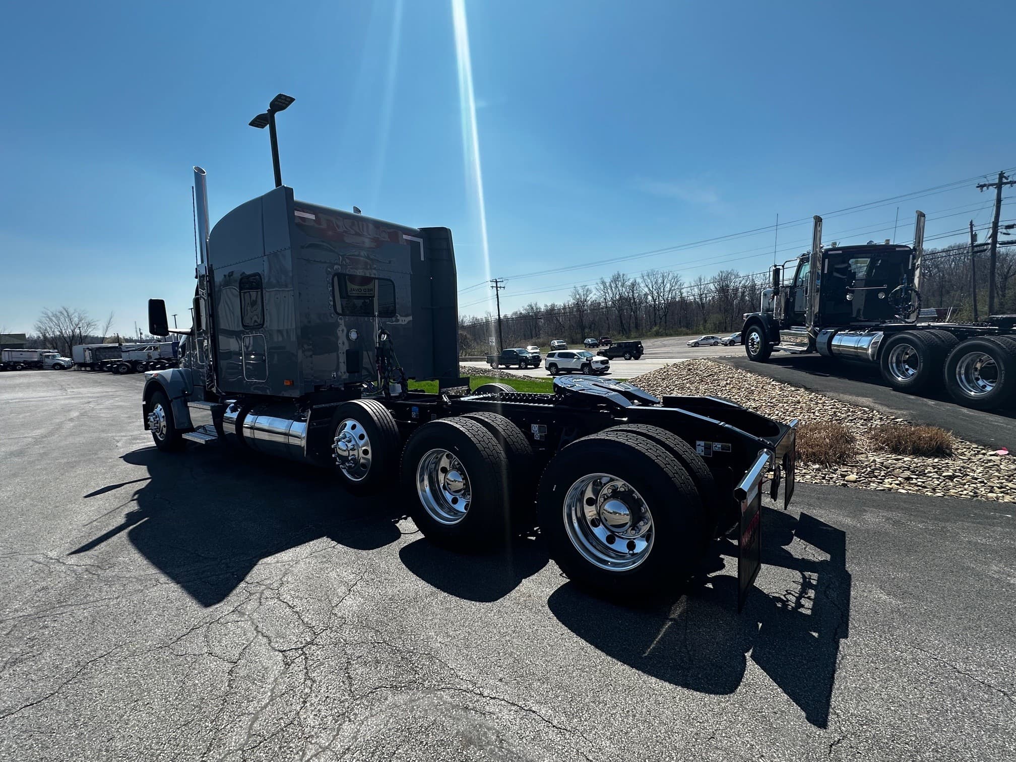 2027 Peterbilt 567 — photo 15