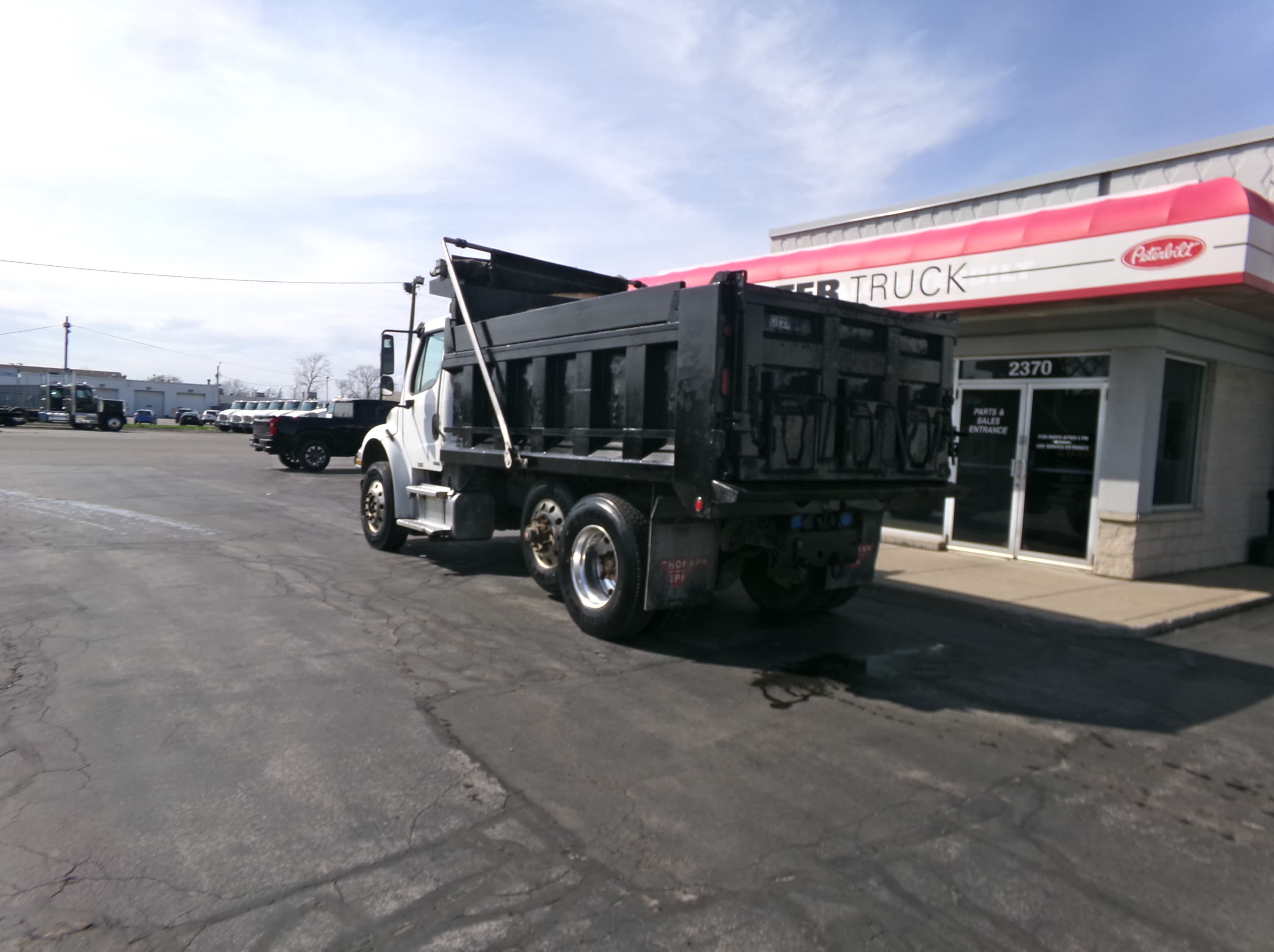 2008 Freightliner M2 106 — photo 5