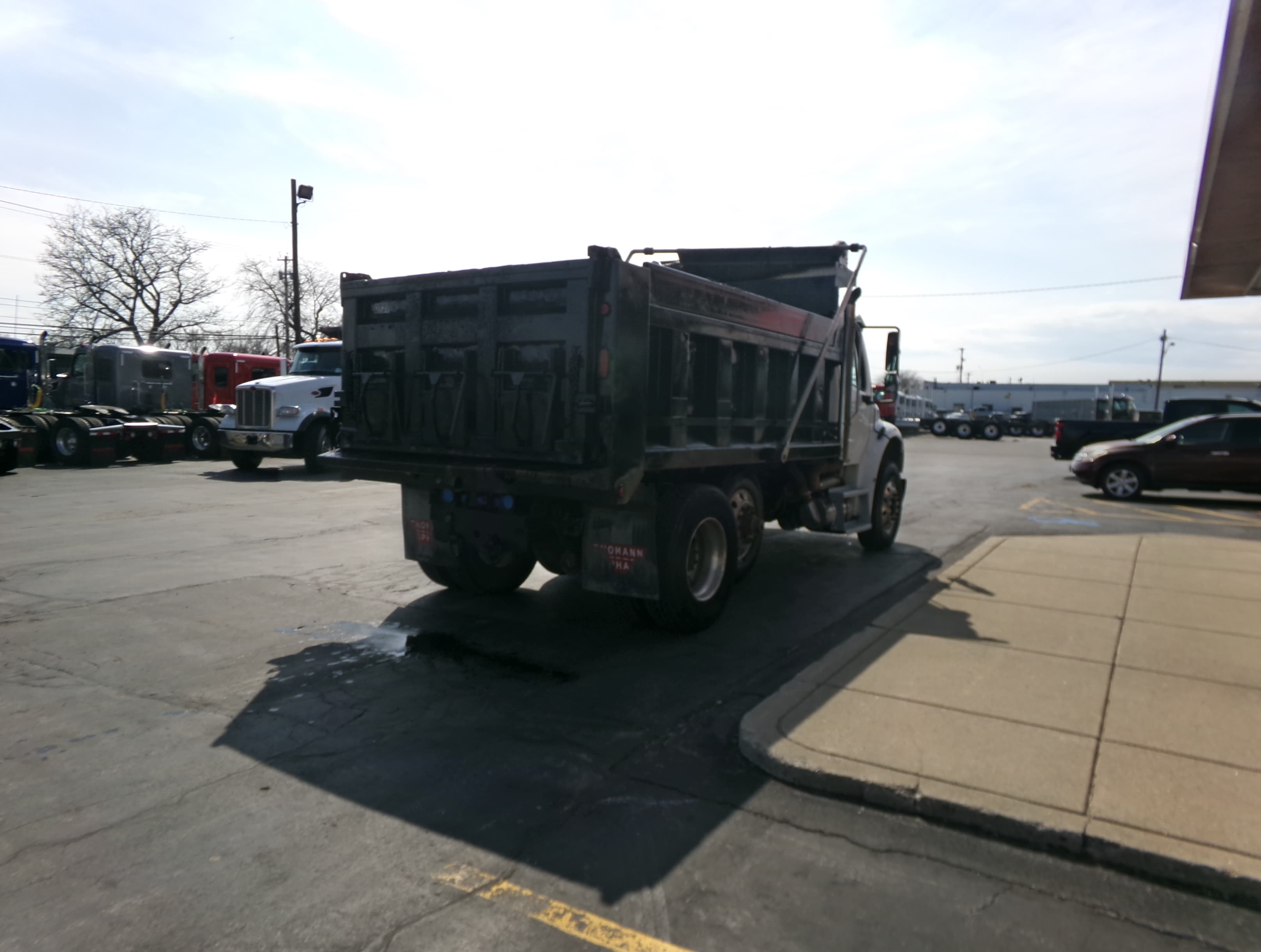 2008 Freightliner M2 106 — photo 6