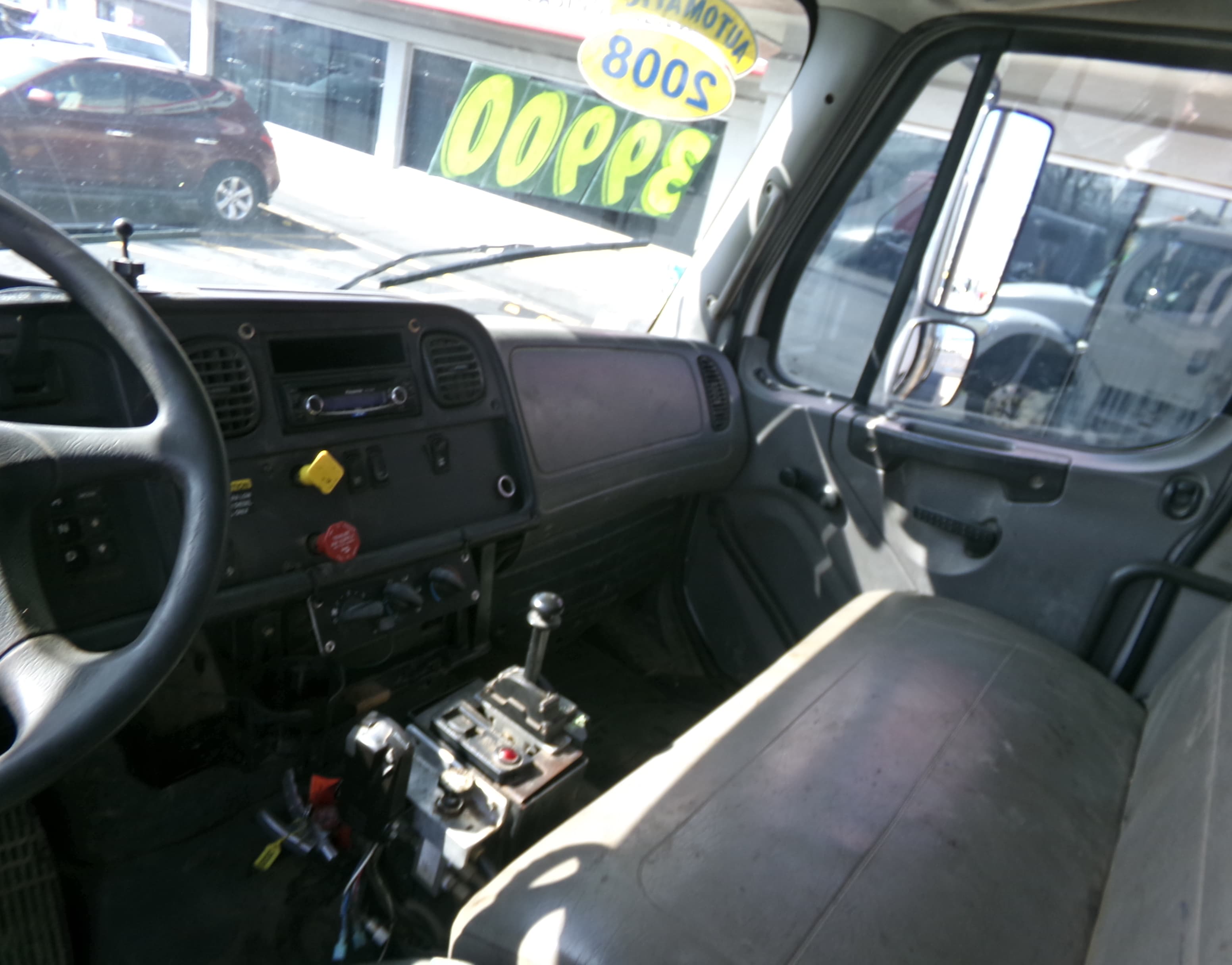 2008 Freightliner M2 106 — photo 11