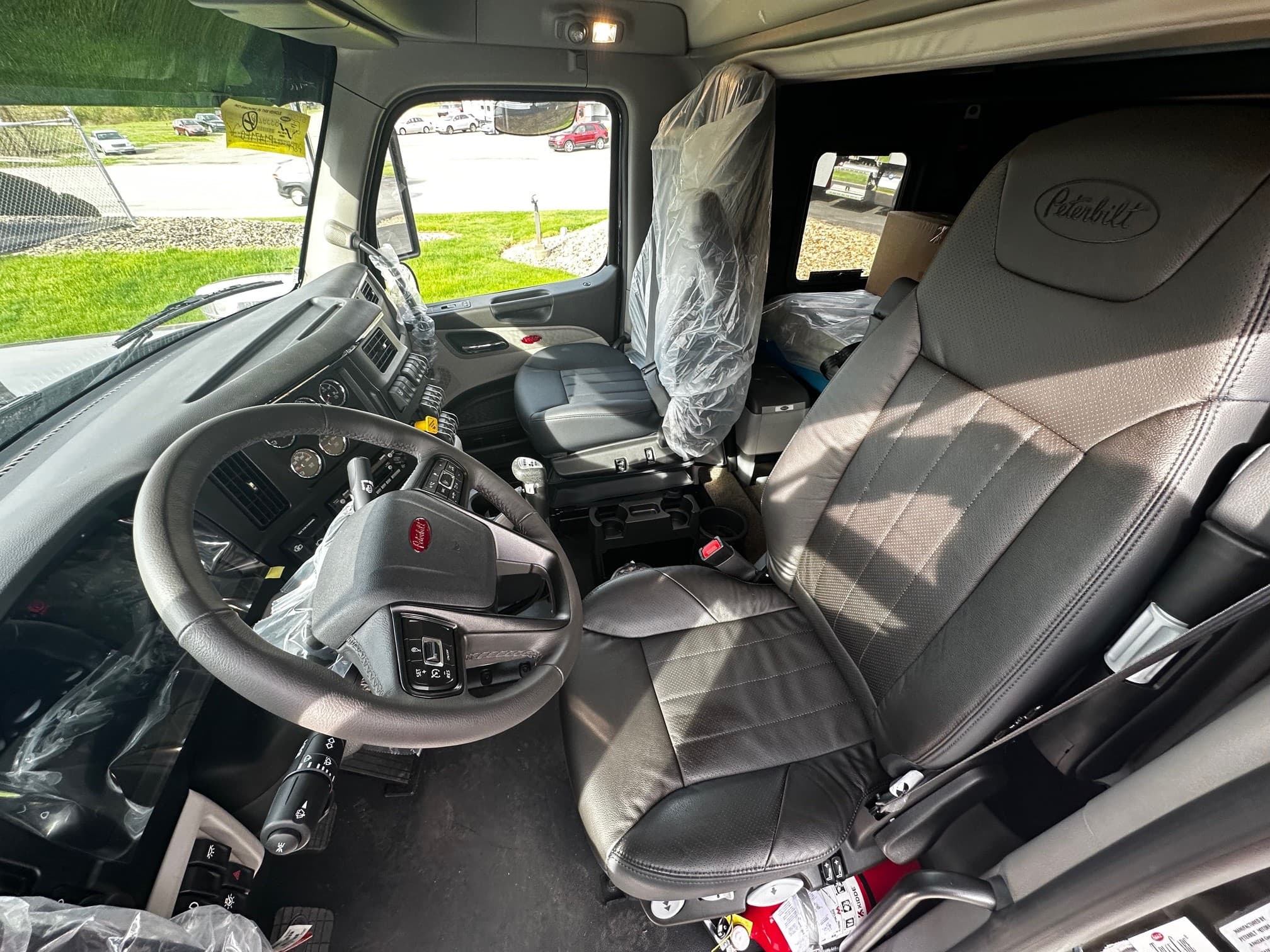 2027 Peterbilt 589 — photo 7