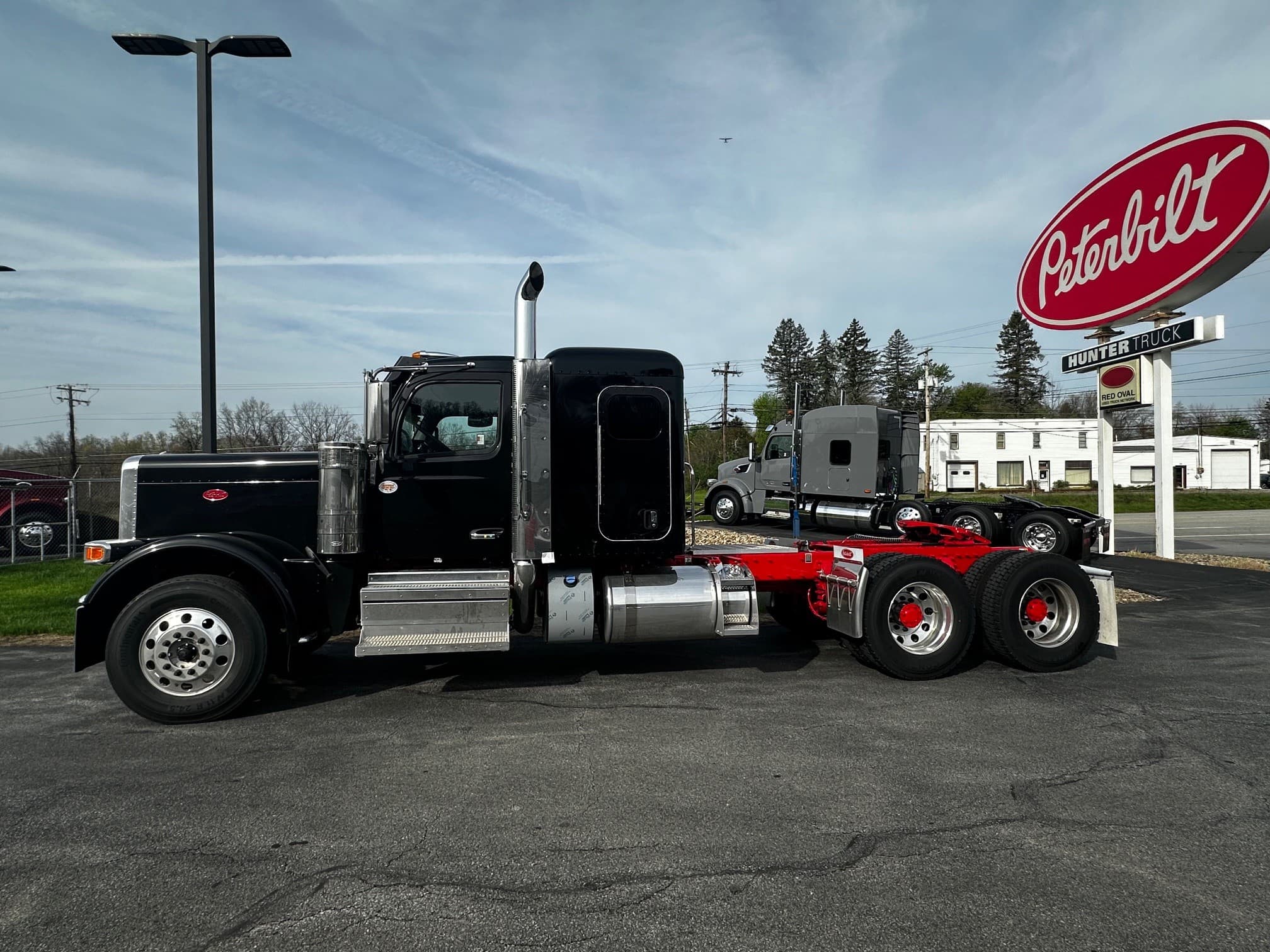 2027 Peterbilt 589 — photo 16