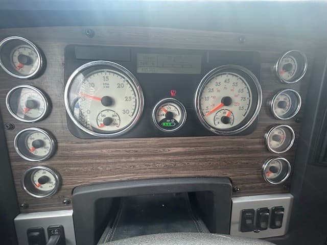 2020 Freightliner 122SD — photo 3