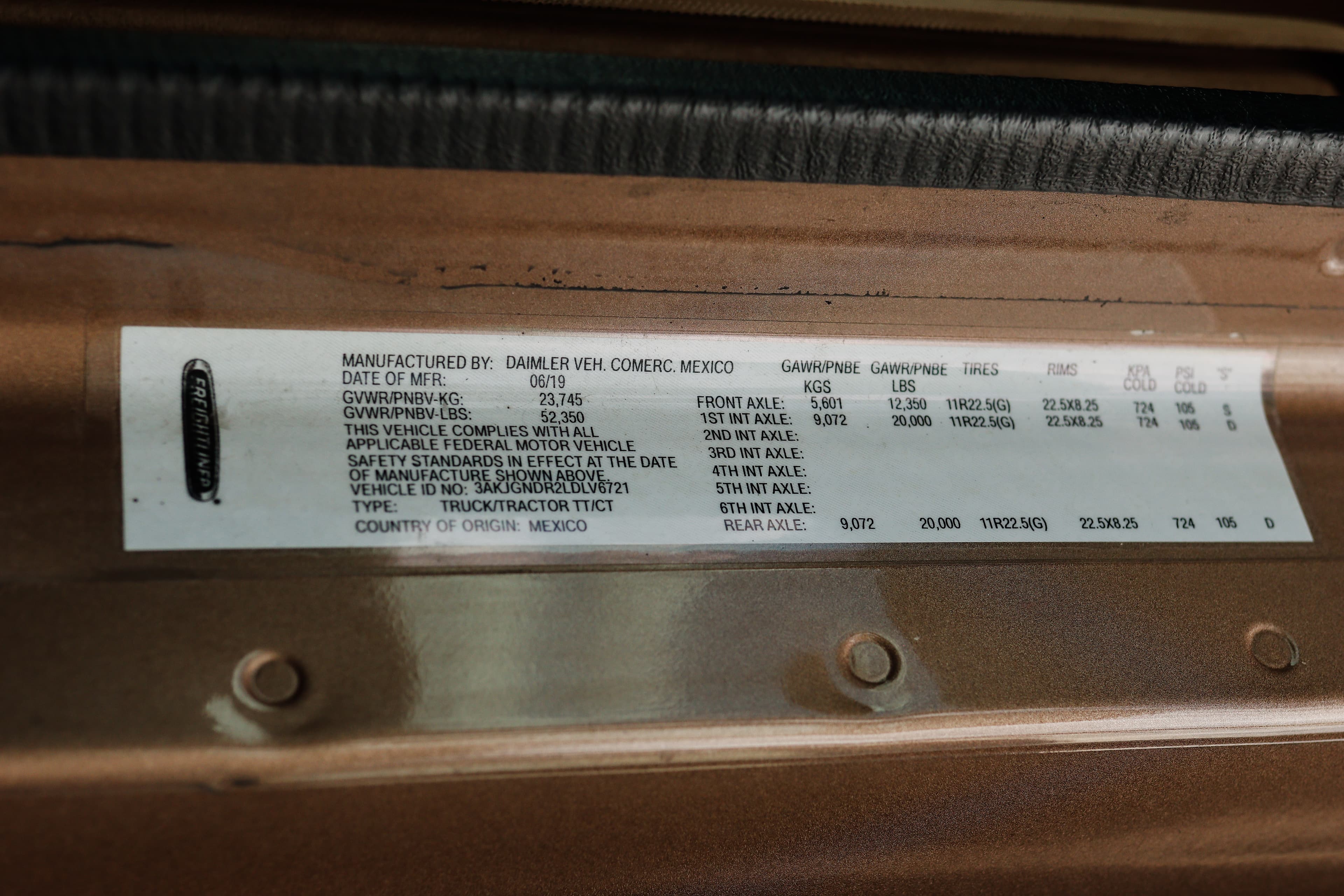 2020 Freightliner 122SD — photo 20