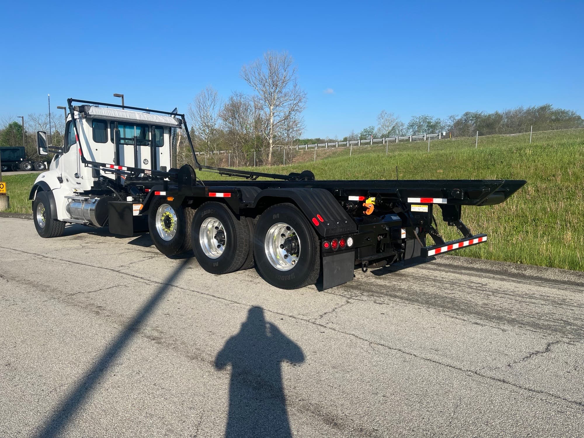 2024 Kenworth T880 — photo 2