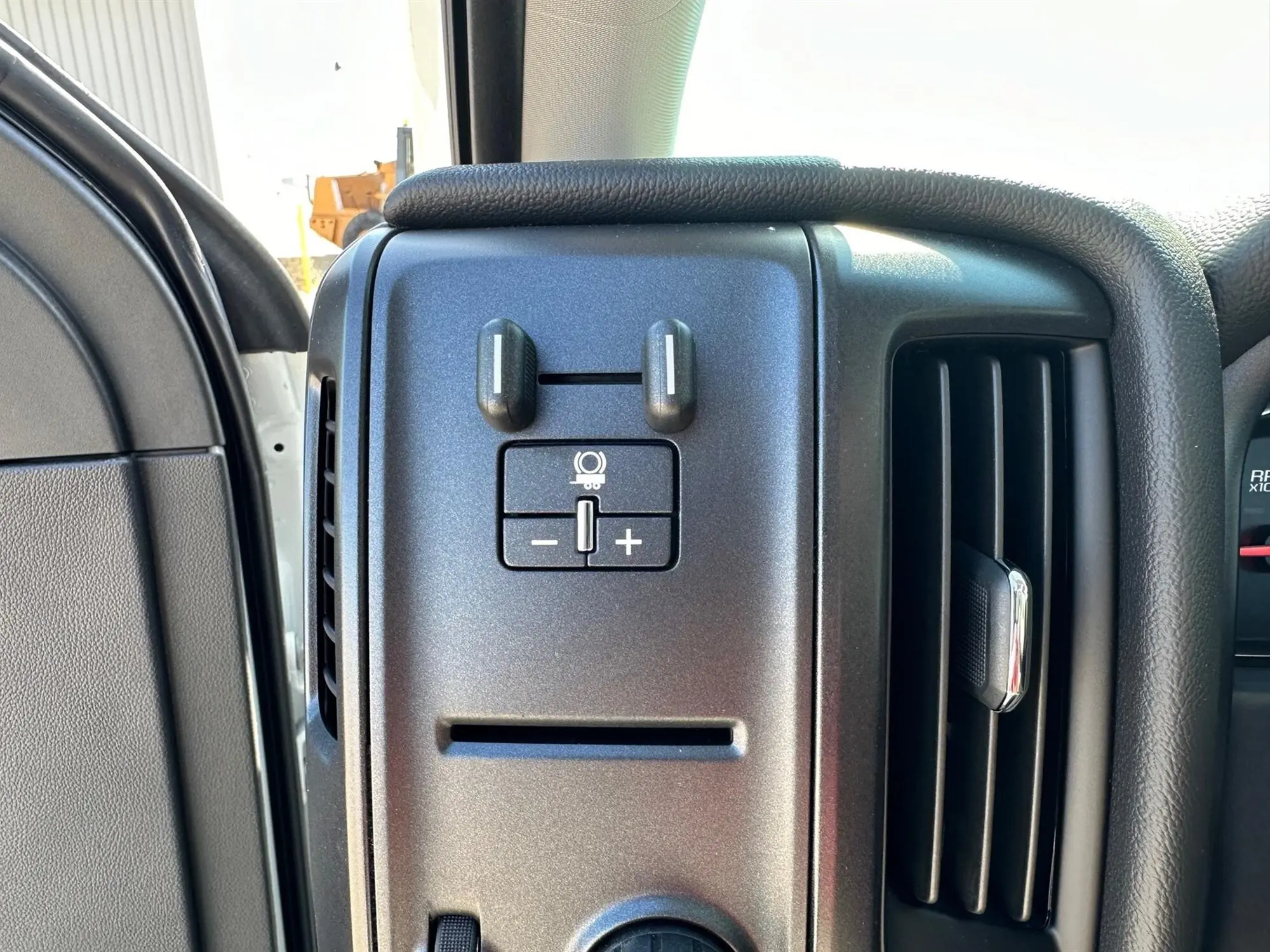 2023 International CV — photo 7