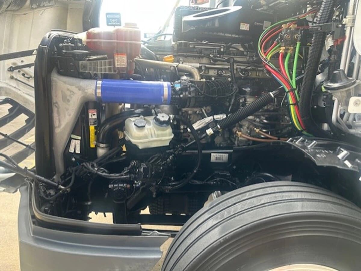 2024 Freightliner Cascadia — photo 14