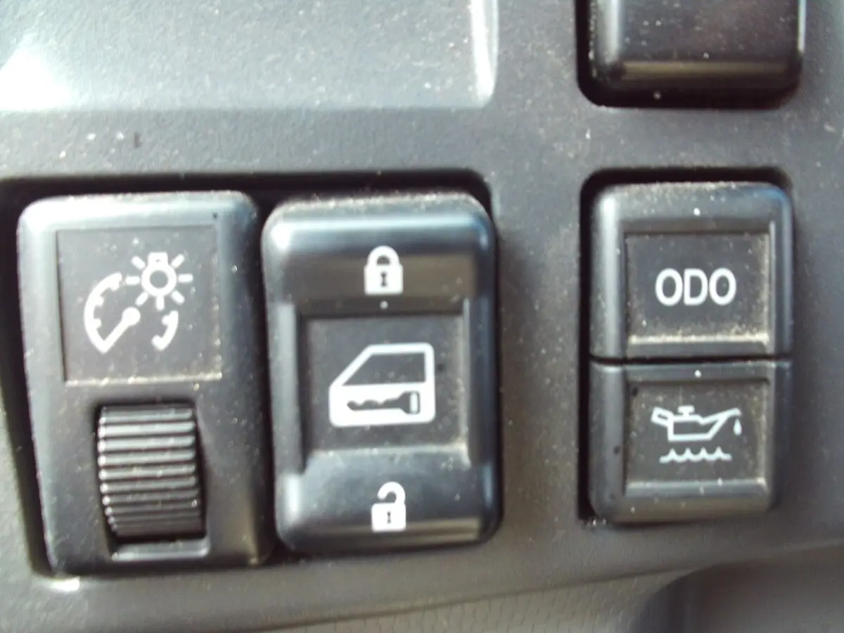 2018 Isuzu NPR — photo 7