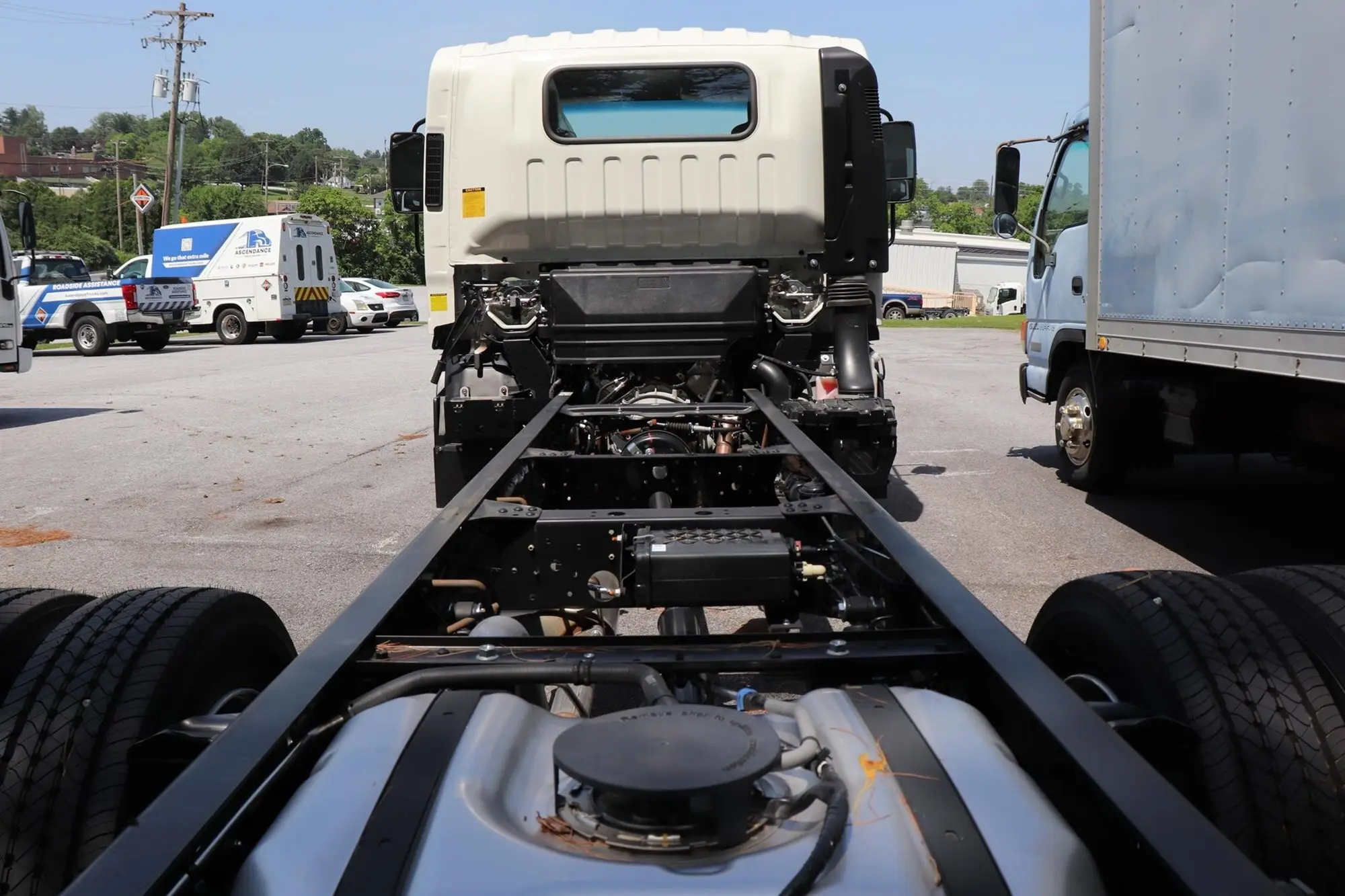 2025 Isuzu NRR — photo 5