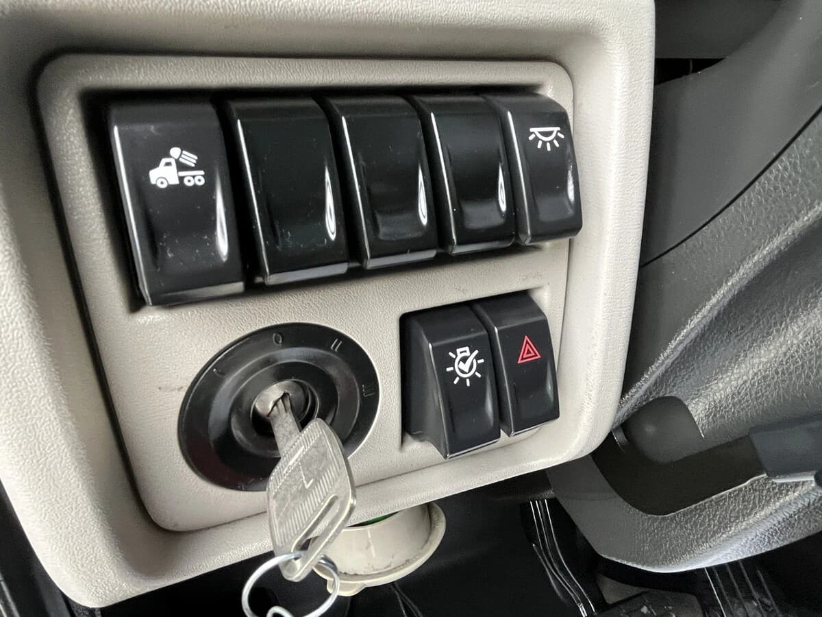 2023 Peterbilt 579 — photo 18