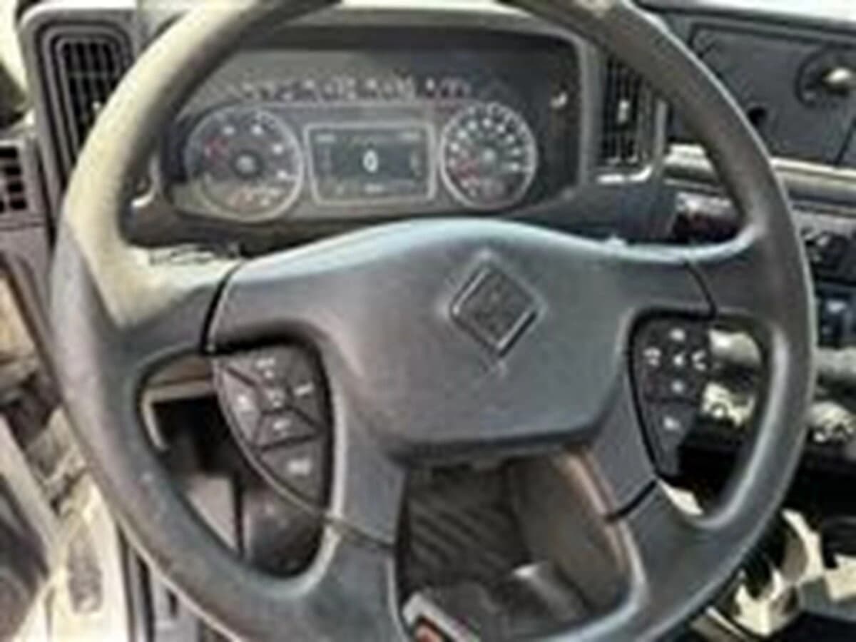 2019 International LT — photo 12