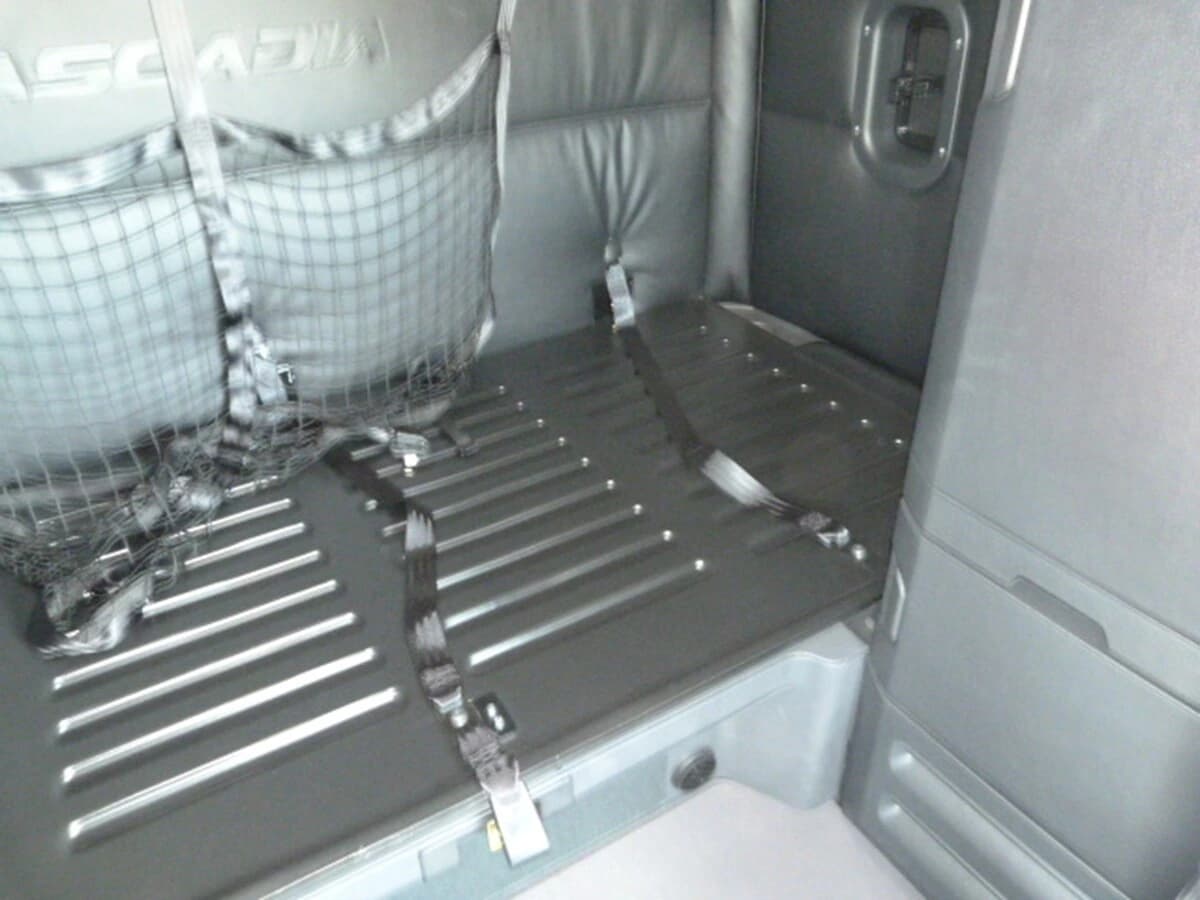 2026 Freightliner Cascadia — photo 16