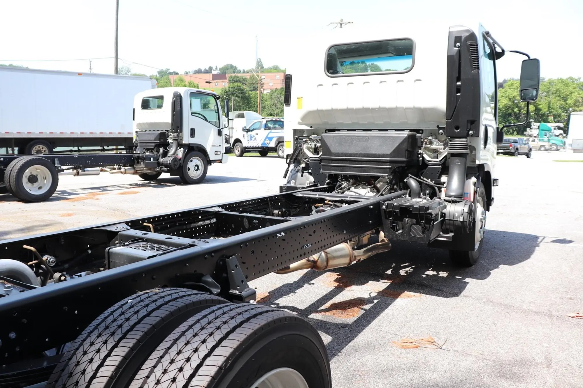 2025 Isuzu NRR — photo 6