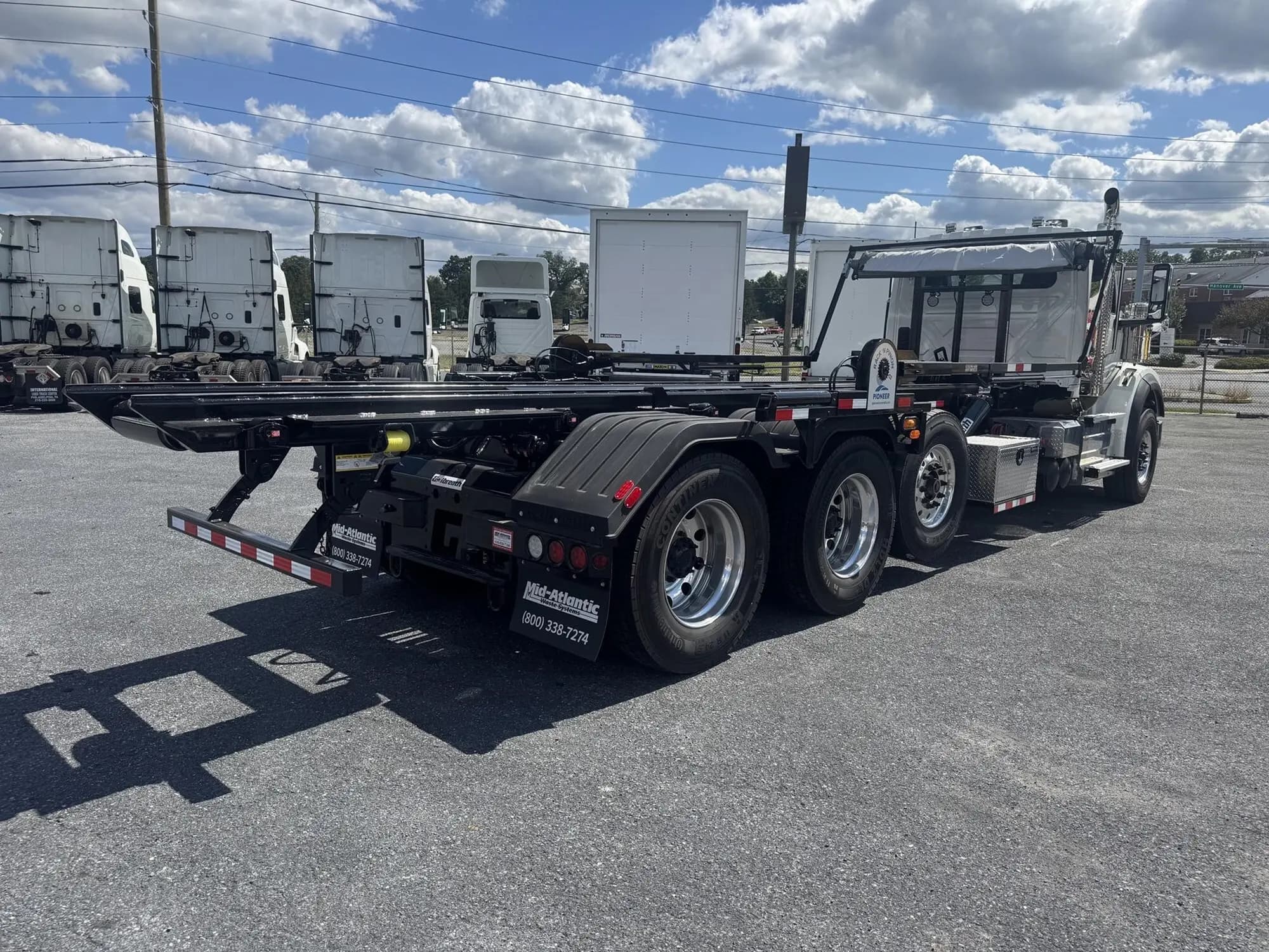 2026 International HX — photo 5