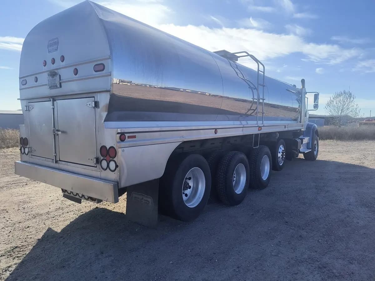 2020 International HX — photo 5