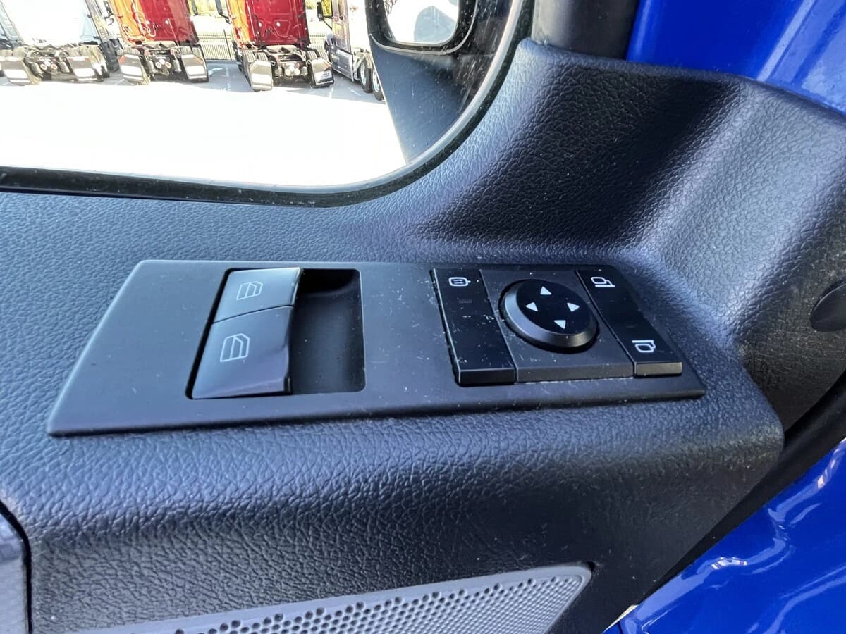 2022 Freightliner Cascadia — photo 25