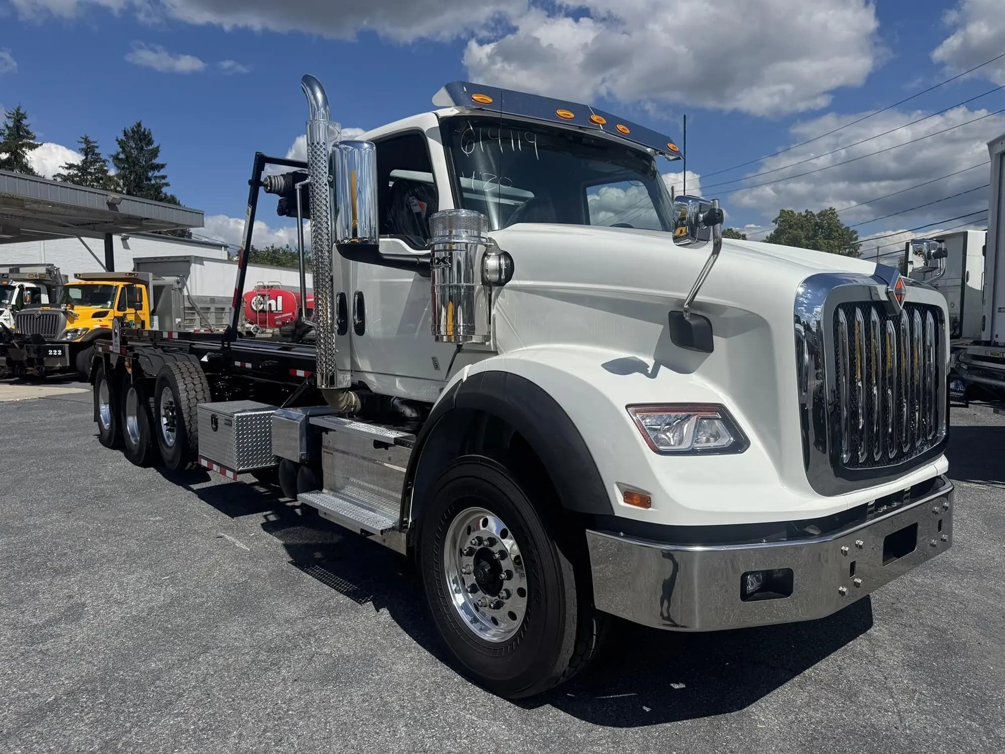 2026 International HX — photo 7