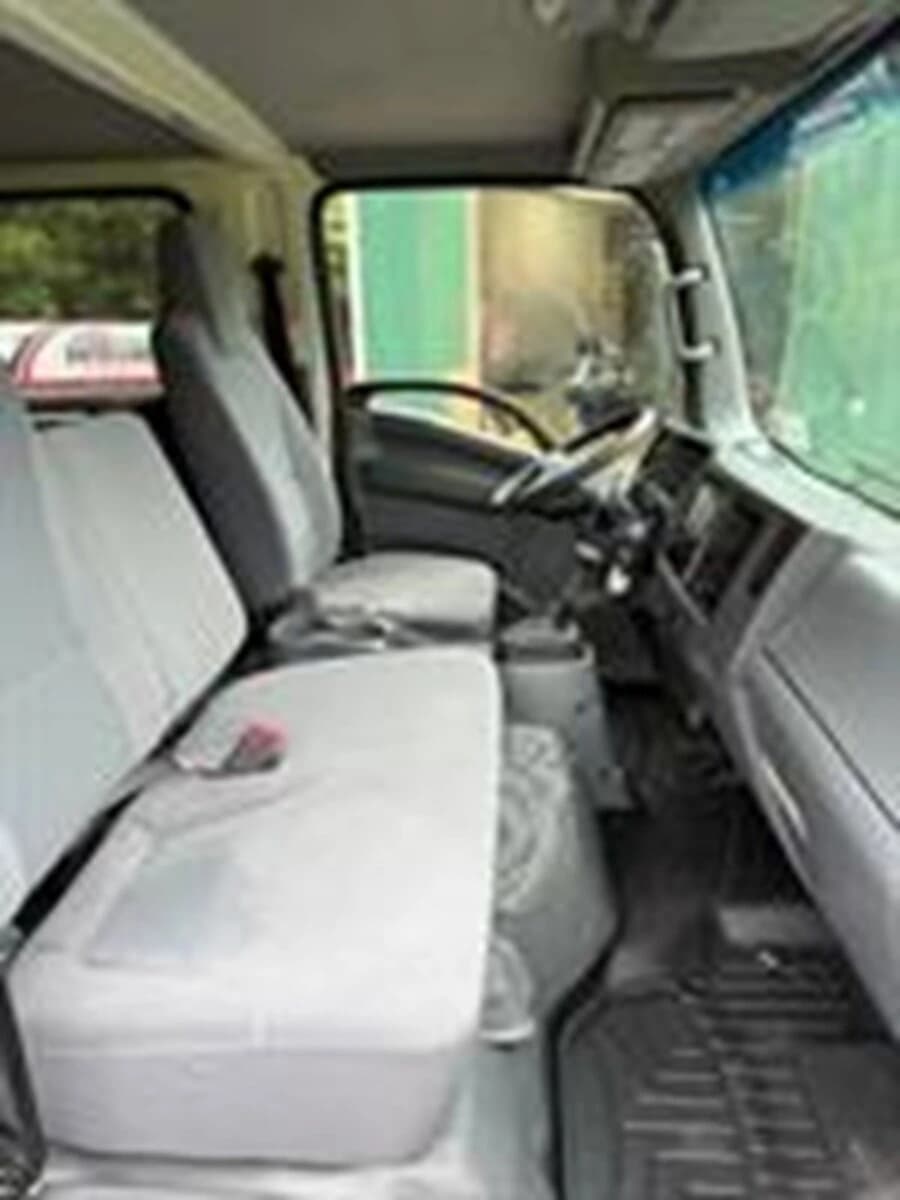 2019 Isuzu NPR — photo 5