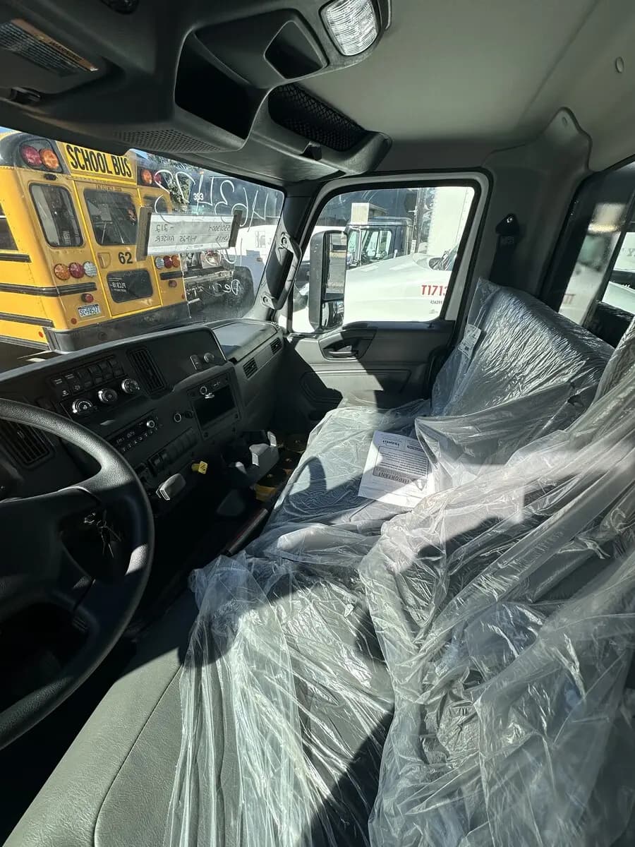 2025 International MV — photo 9