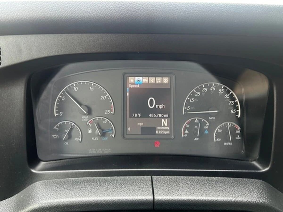 2024 Freightliner Cascadia — photo 22