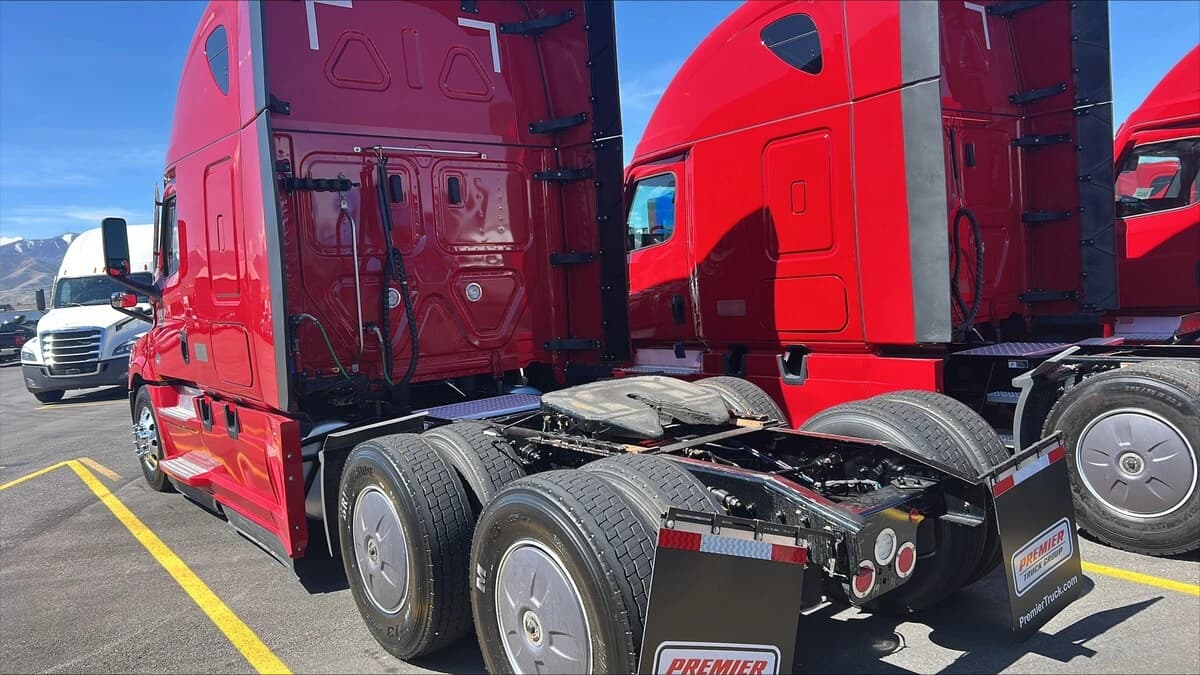 2022 Freightliner Cascadia — photo 5