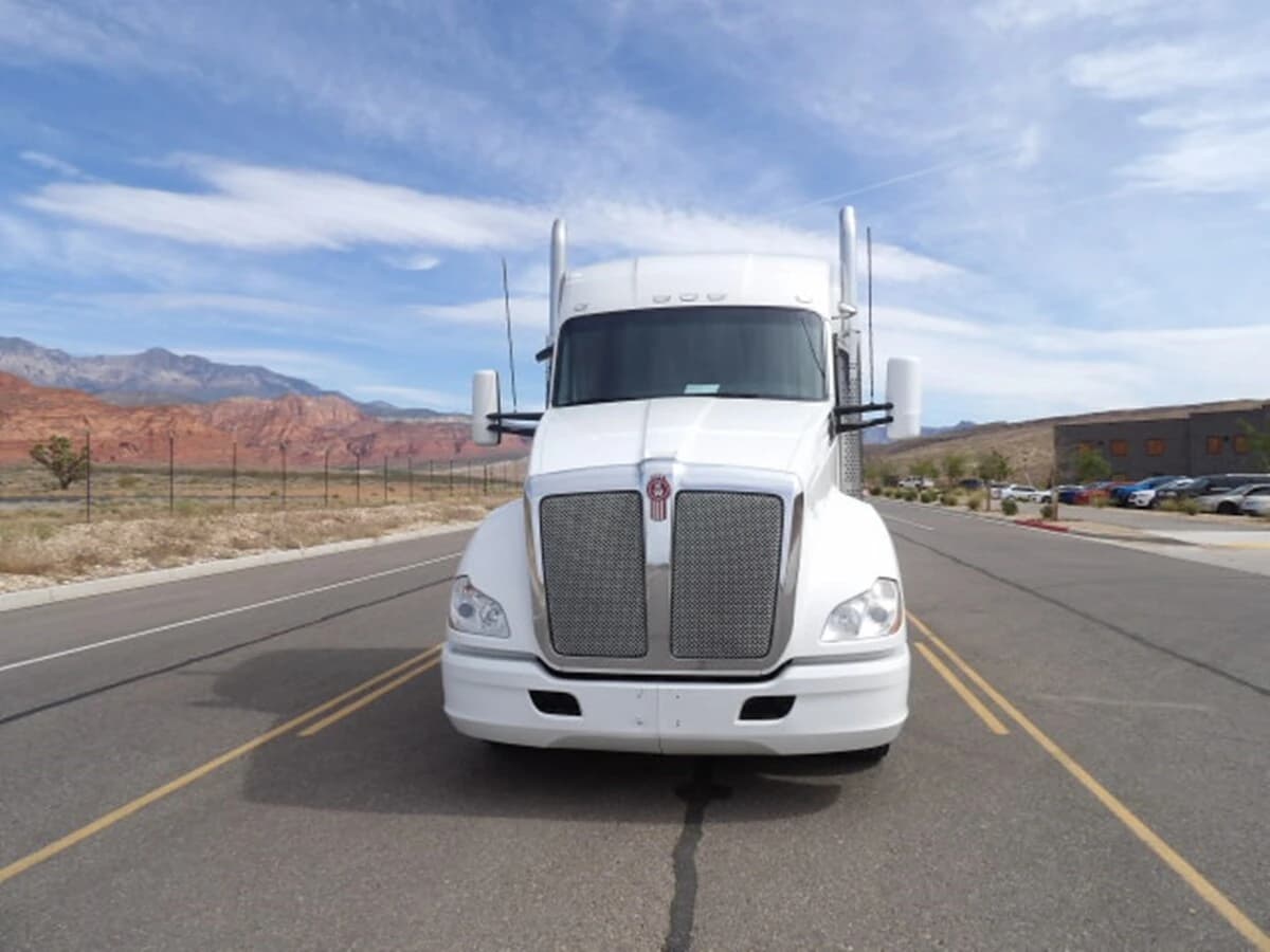 2022 Kenworth T680 — photo 5