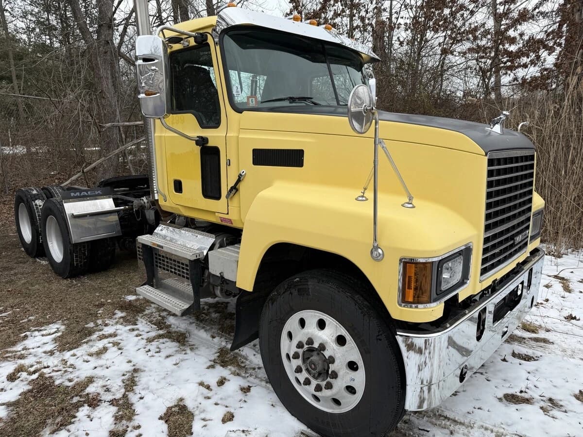 2020 Mack Pinnacle — photo 2