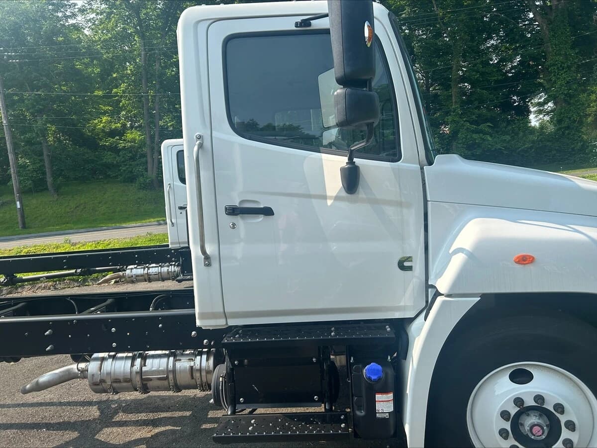 2026 Hino L6 — photo 4