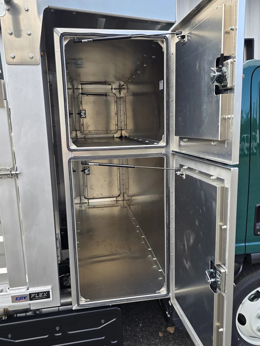 2025 Isuzu NRR — photo 6