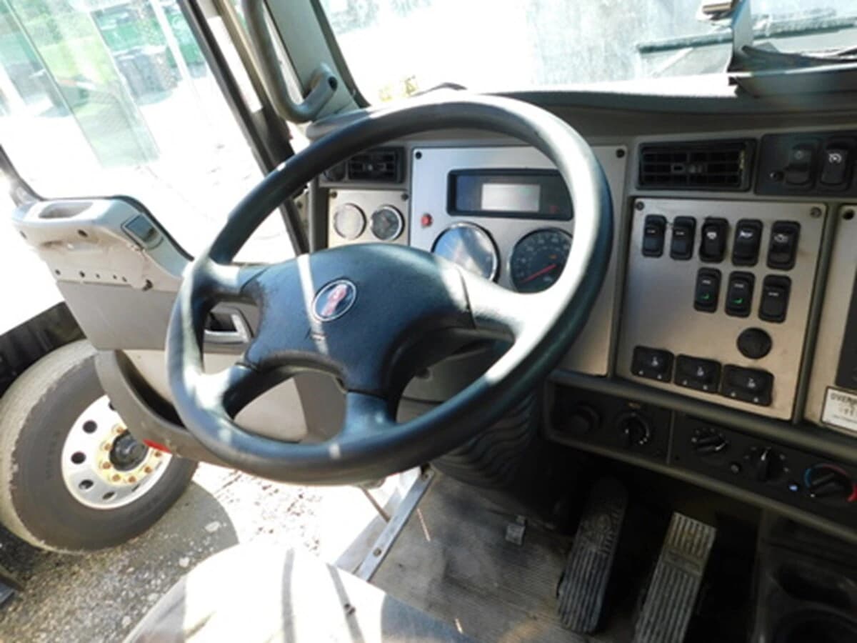 2020 Kenworth T370 — photo 12