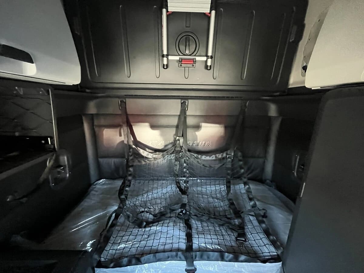 2023 Freightliner Cascadia — photo 22