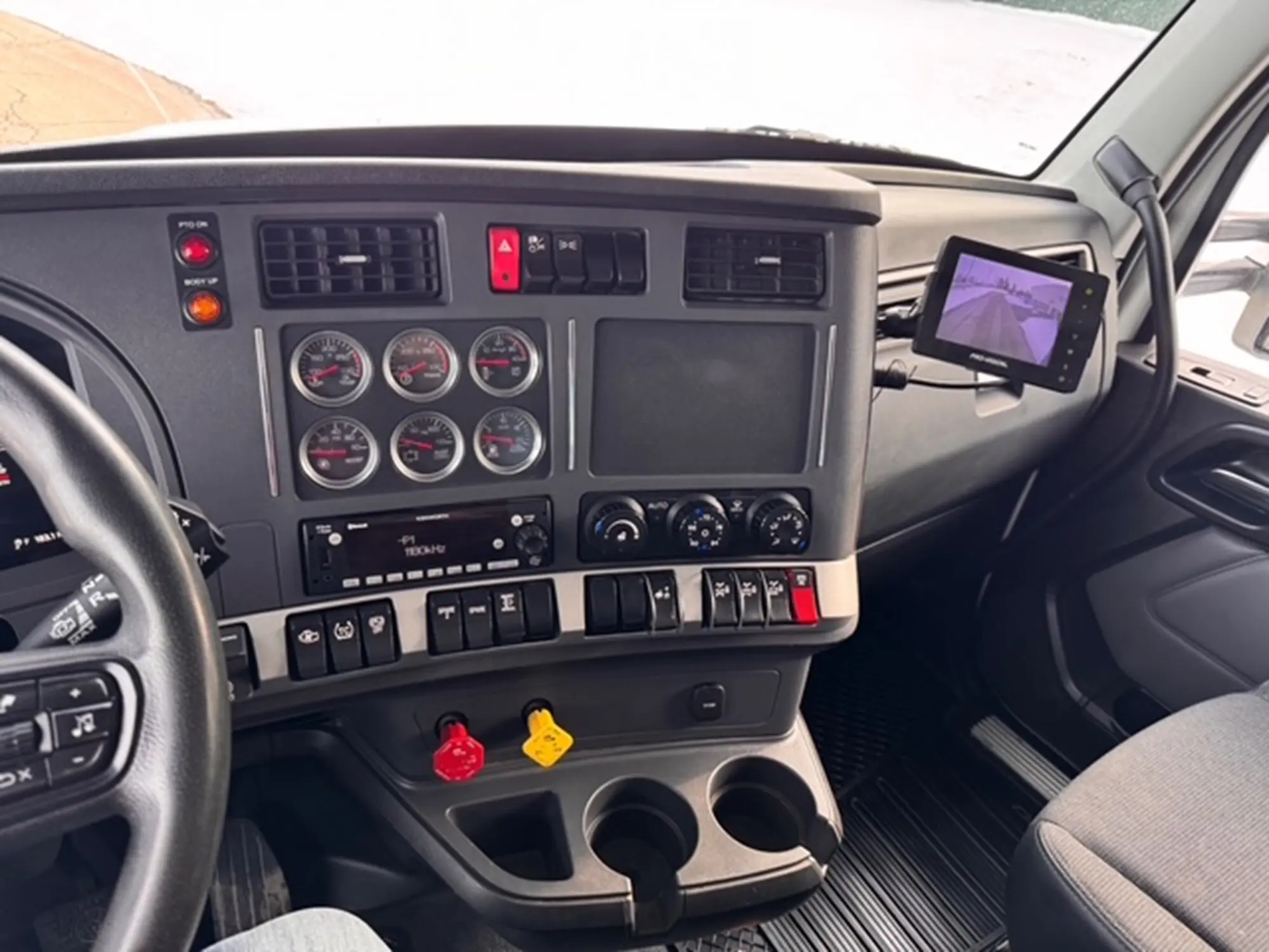 2022 Kenworth T880 — photo 9