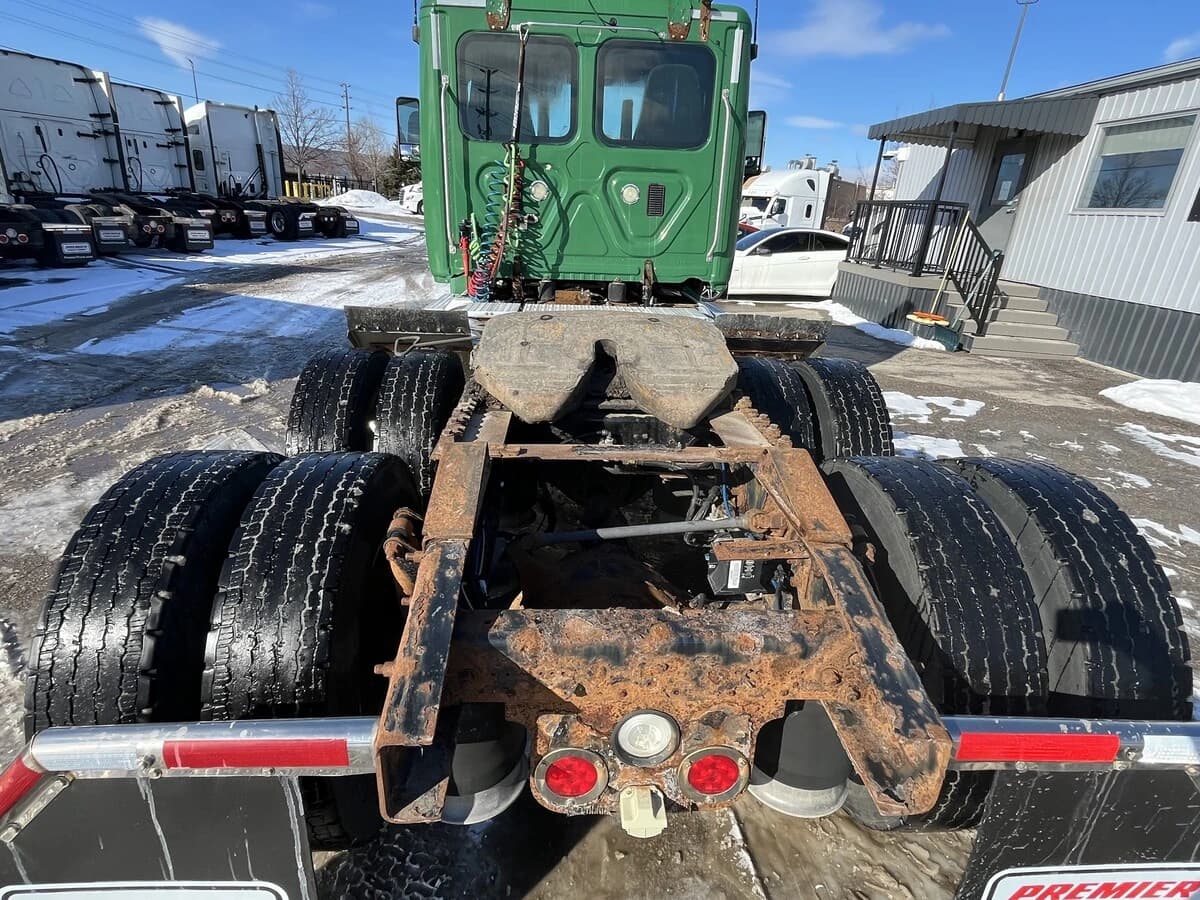2012 Freightliner Cascadia — photo 9