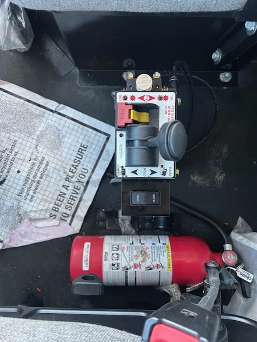 2021 Freightliner 122SD — photo 18