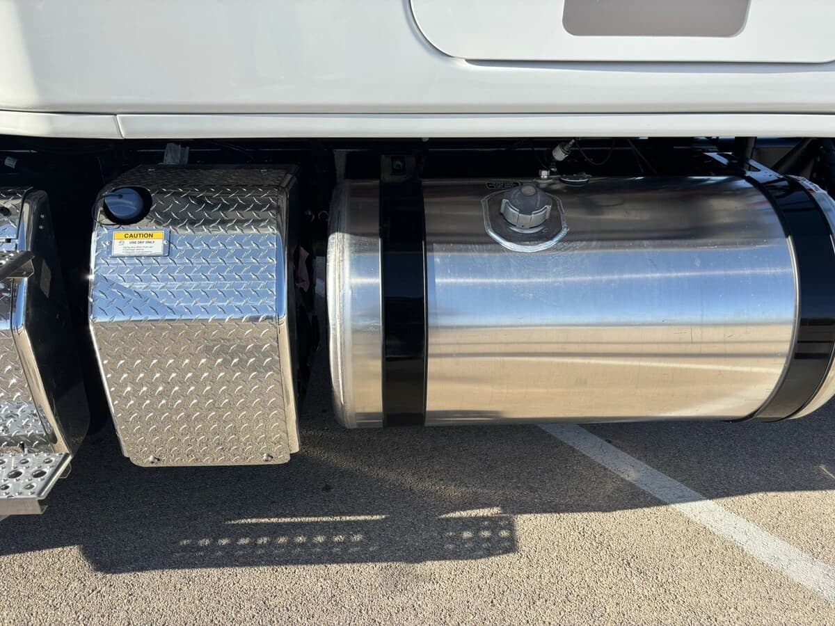 2026 Freightliner Cascadia — photo 12